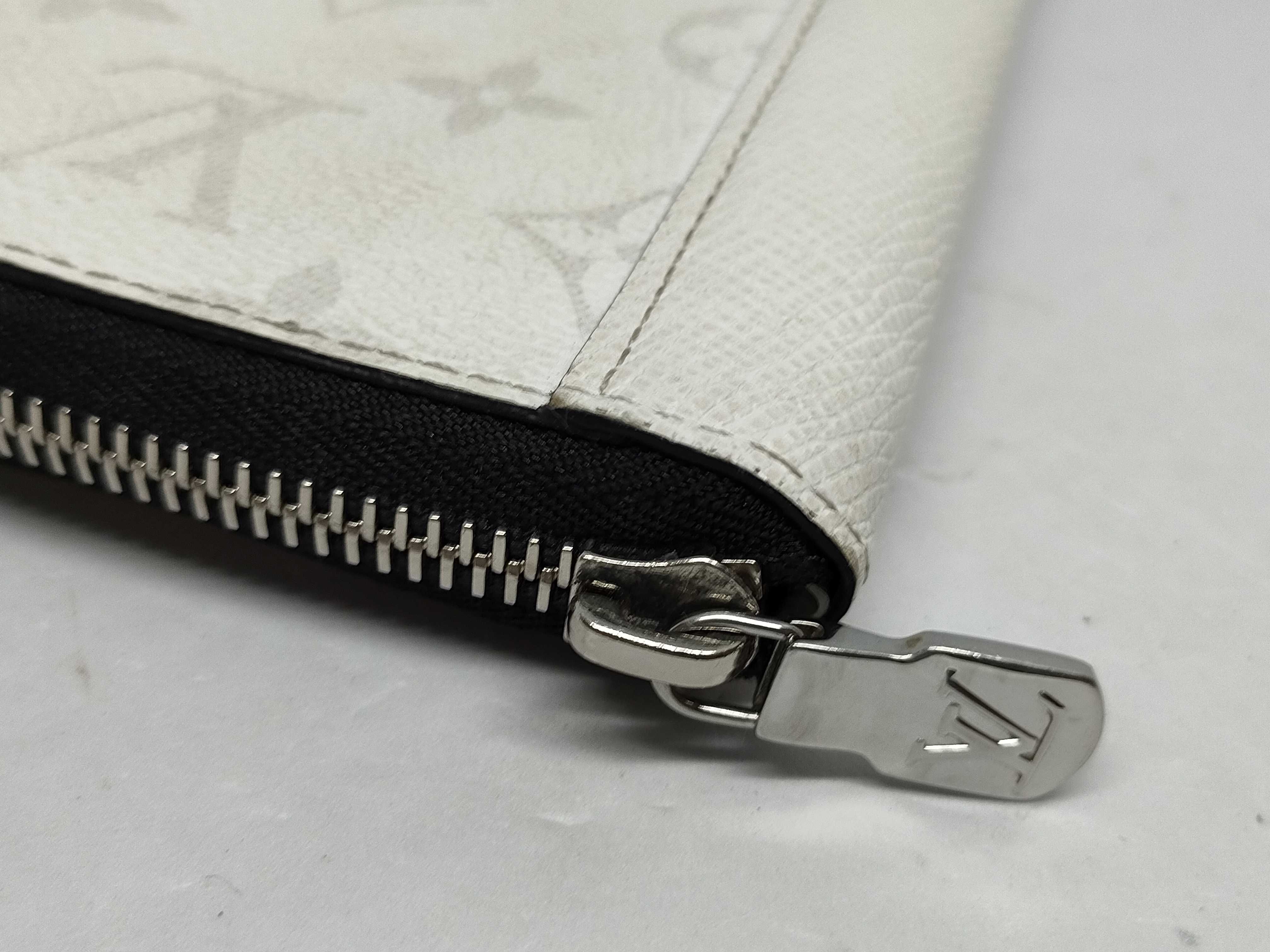 Vernis Taigarama Zippy Wallet Vertical — view 3