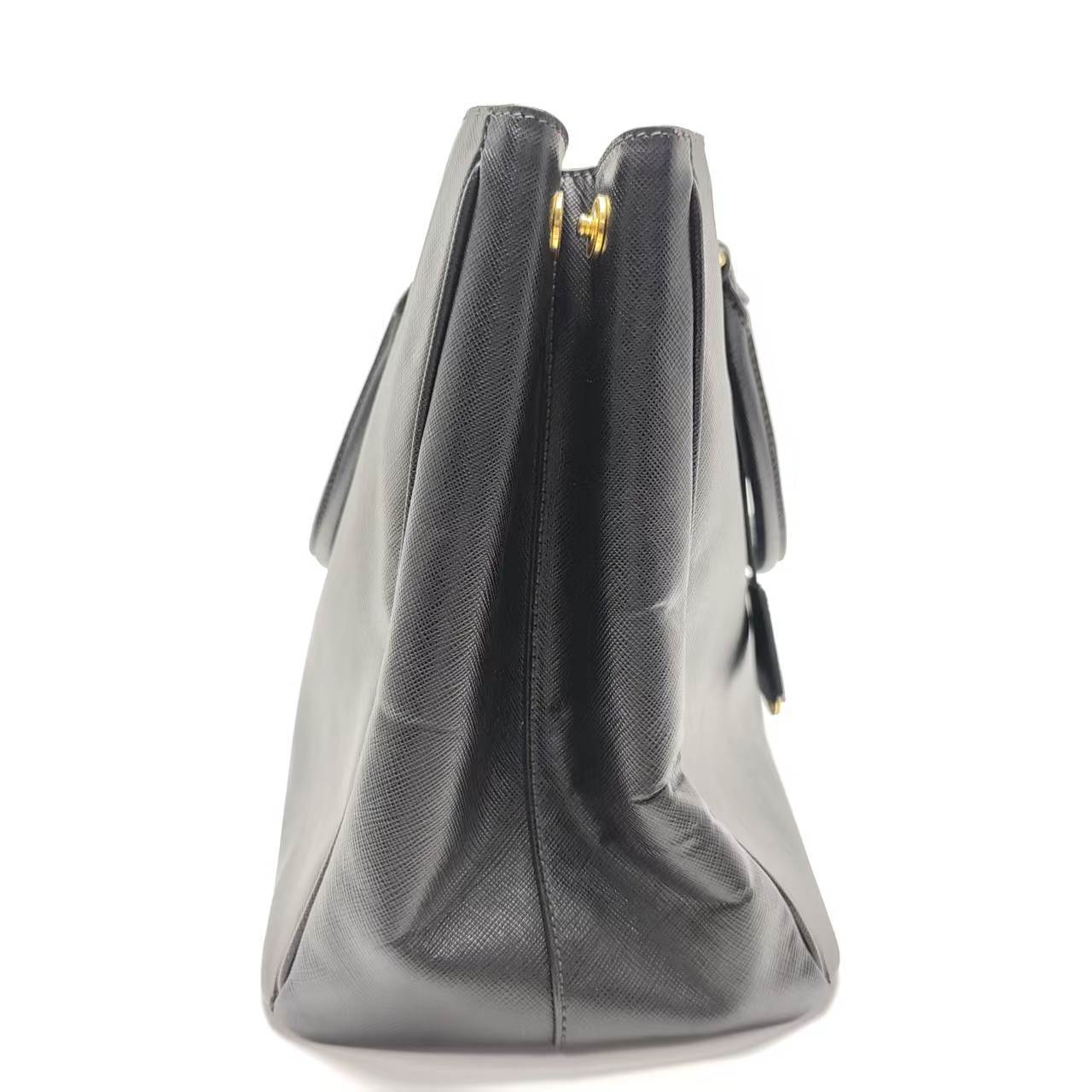 【*Shipped from: China*】PRADA Leather Handbag — view 3