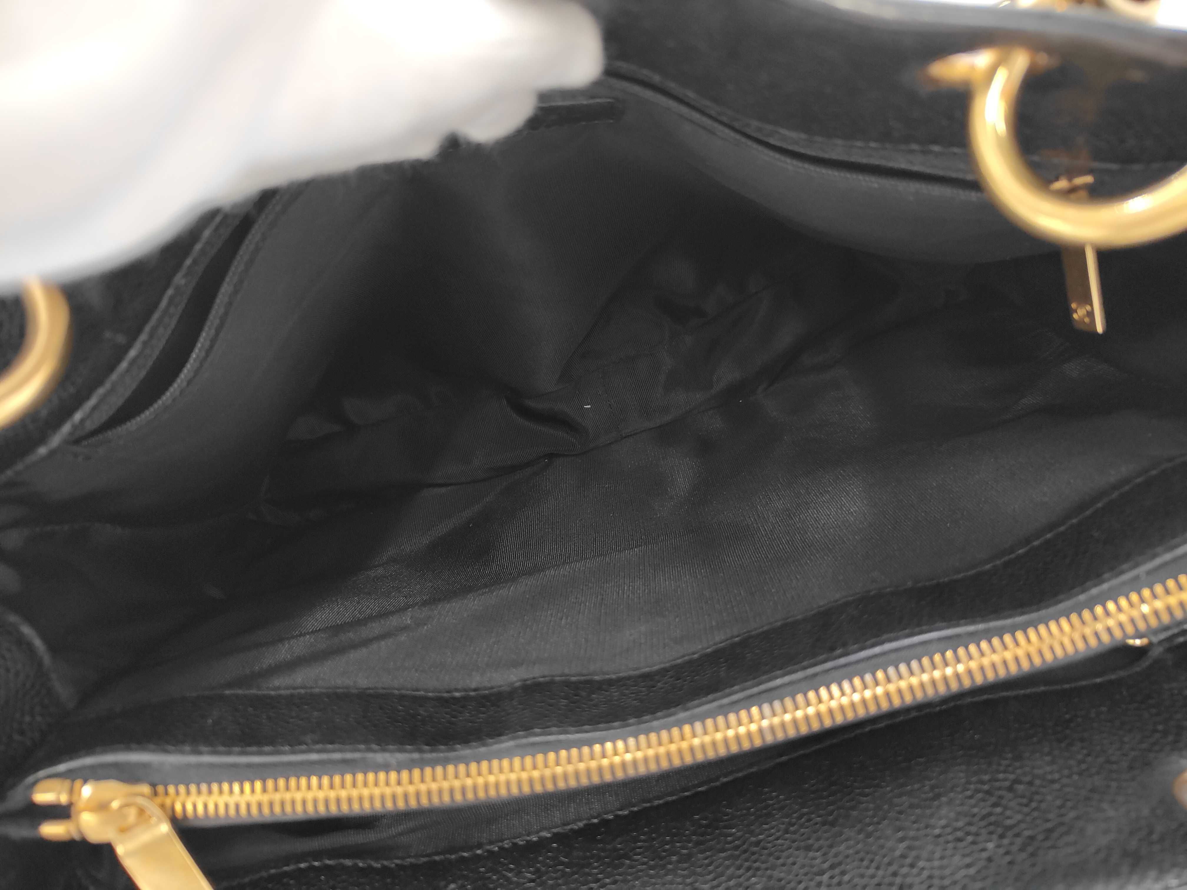 GST Chain Tote Bag, Caviar Leather, Serial Number 9, Seal Tote Bag — view 10