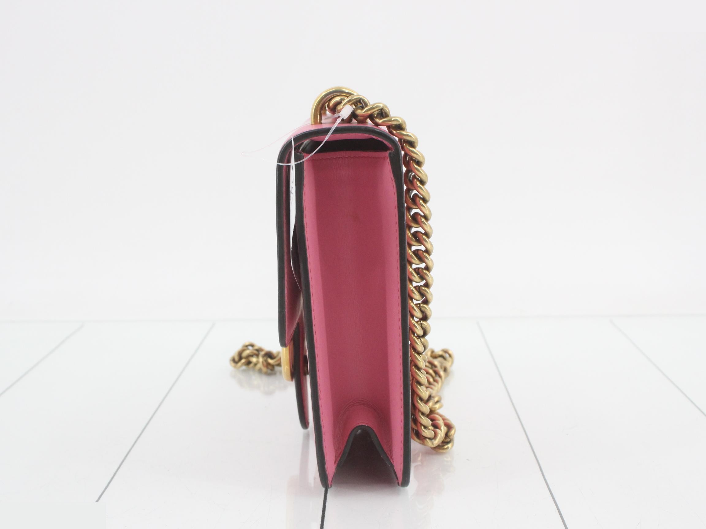 GG Marmont Shoulder Bag — view 3