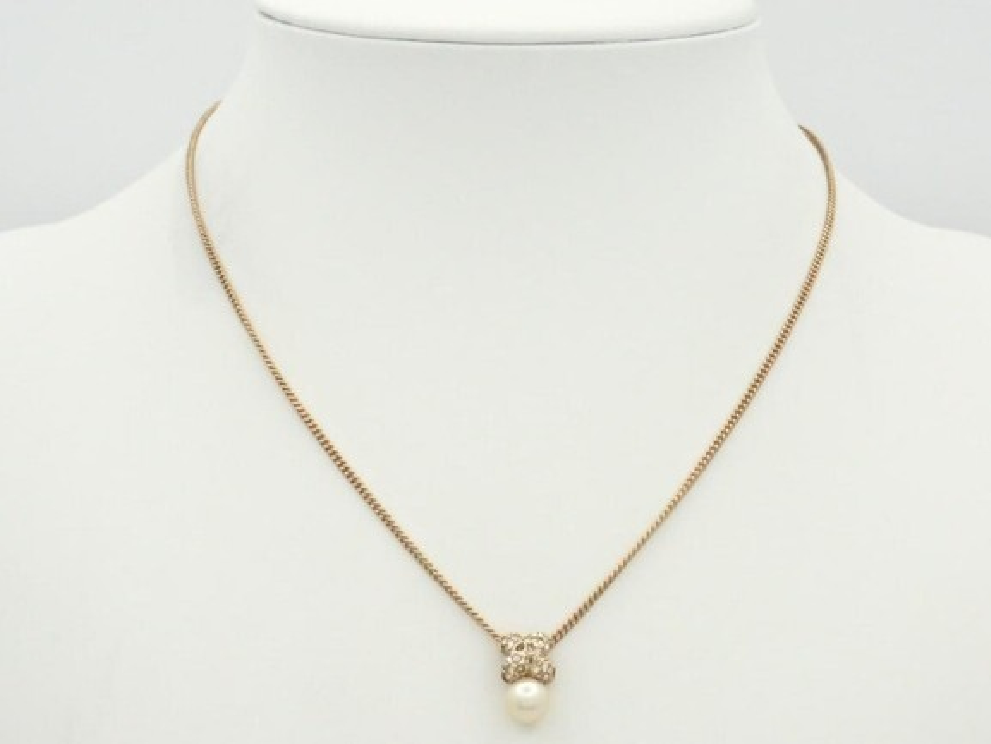 Pearl Rhinestone Necklace, approximately 42cm chain. — view 2