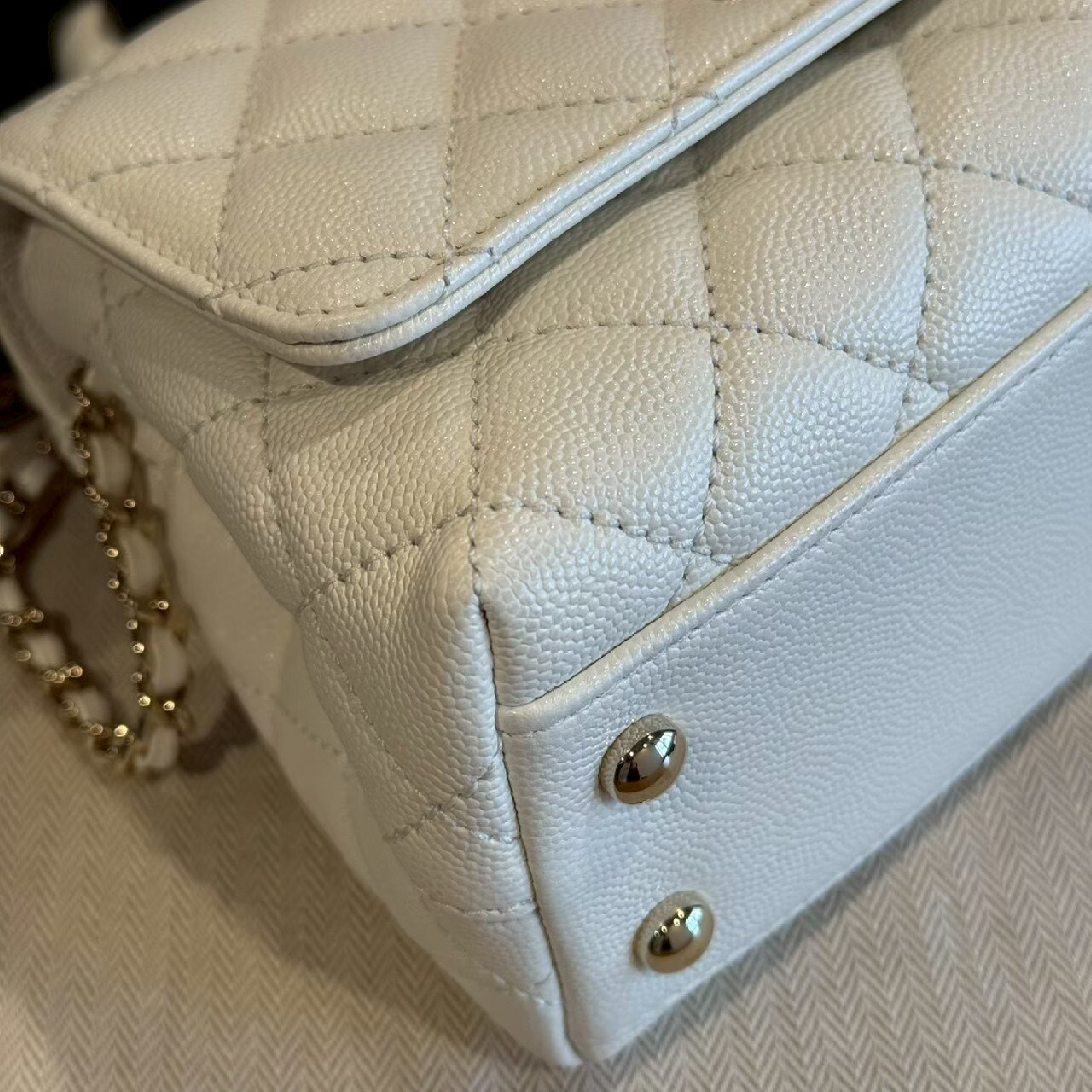 Coco Handle 19 White Handbag with Gold Hardware — view 11