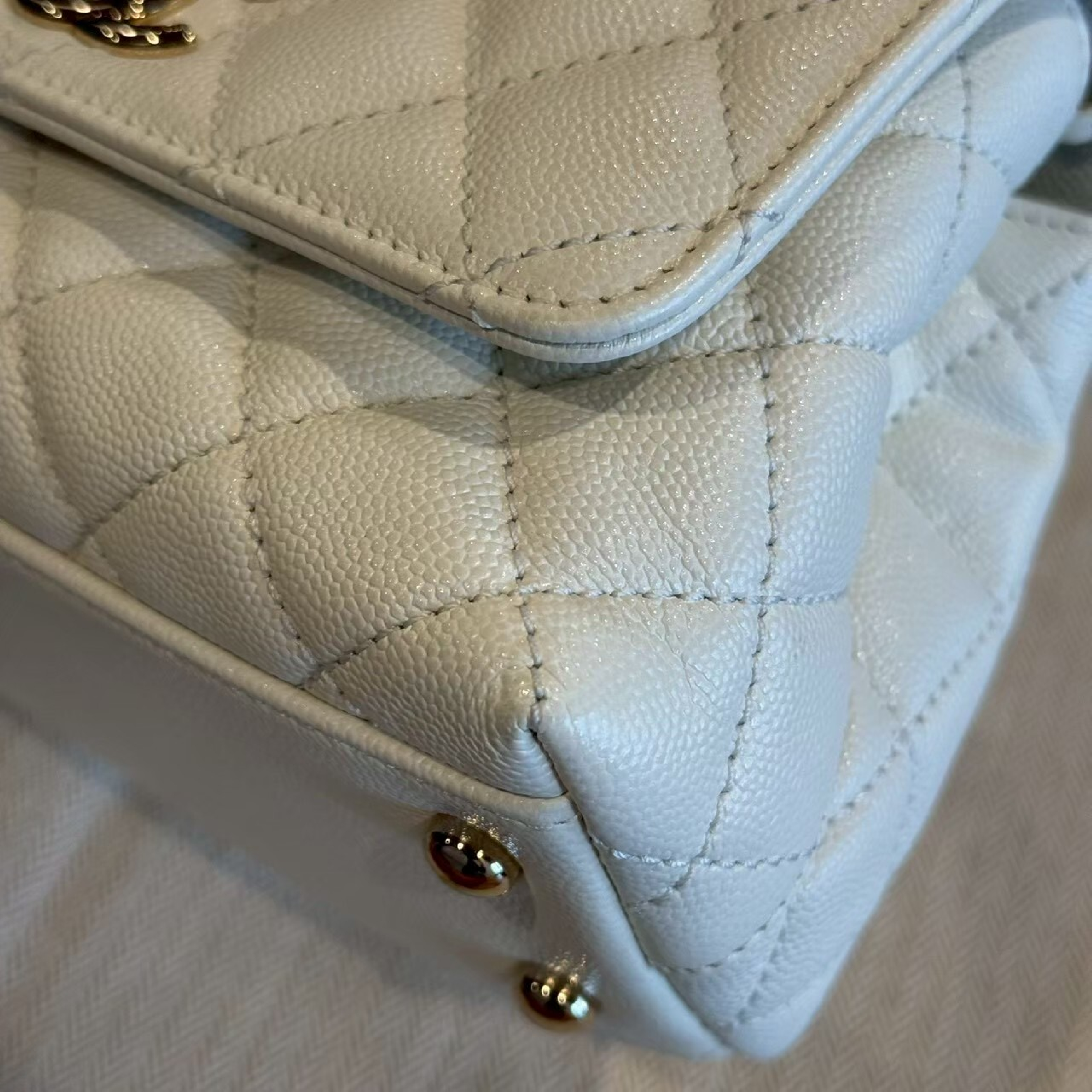 Coco Handle 19 White Handbag with Gold Hardware — view 12