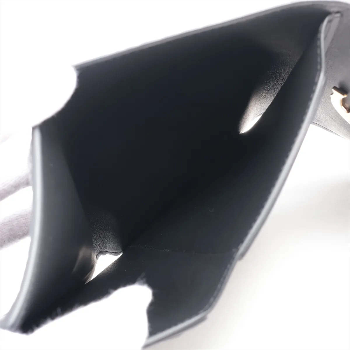 LV x TM Portefeuille Capucines Compact M22889 Black Compact Wallet. RFID ID not detected. Serial number unknown. — view 5