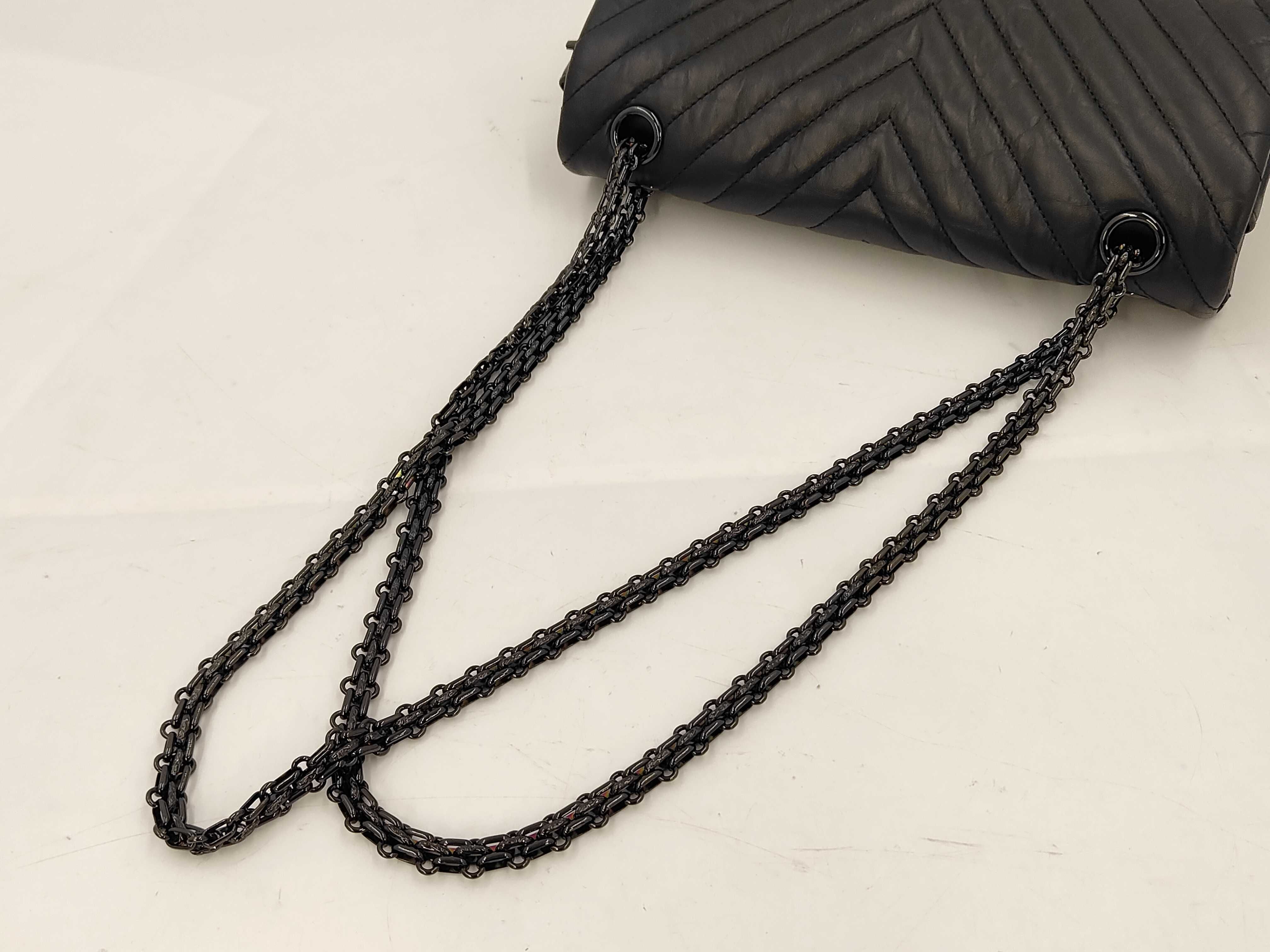 W-Flap 25 Chain Shoulder Bag, V-Stitch, Lambskin, So Black Shoulder Bag — view 3