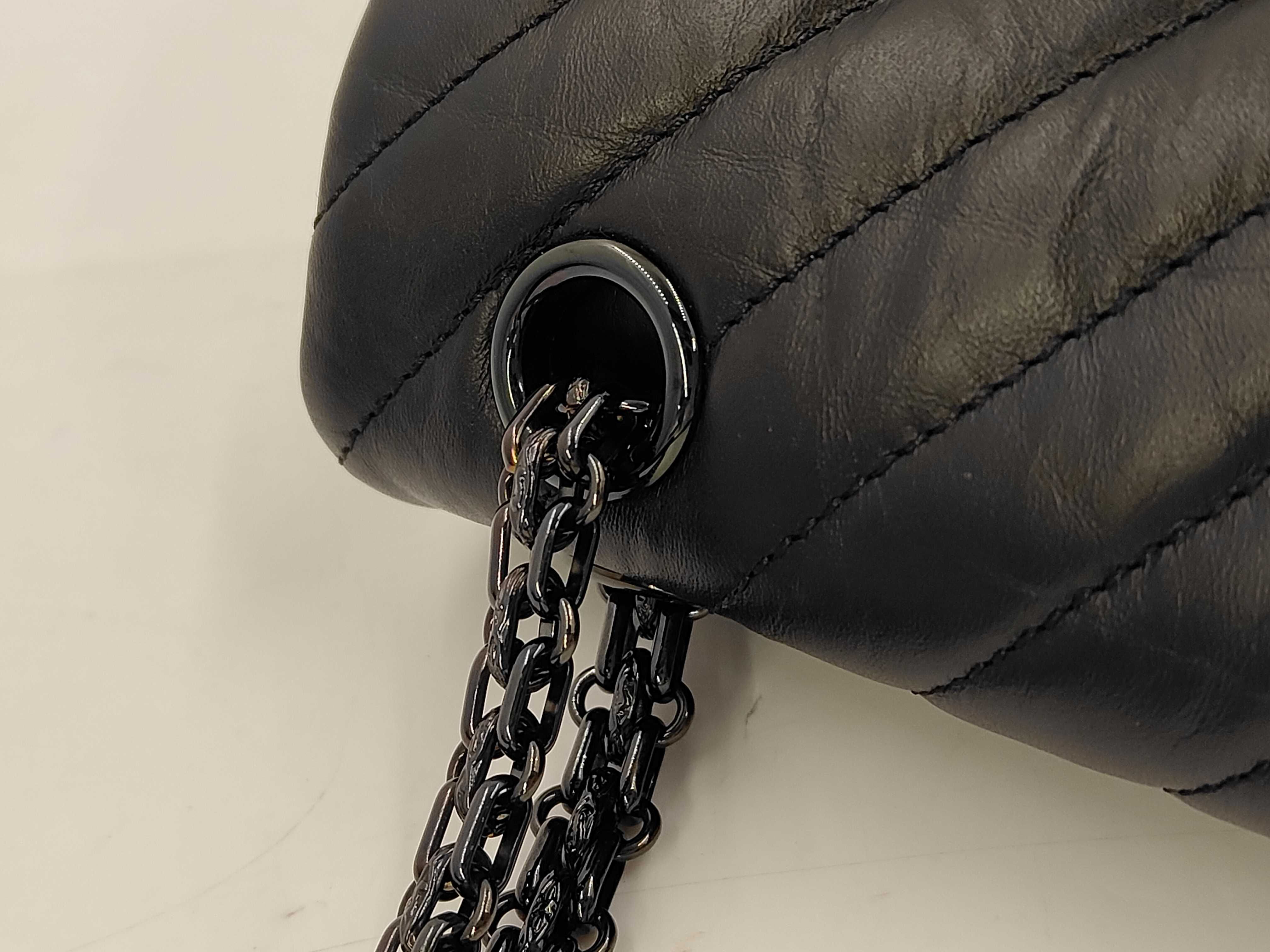 W-Flap 25 Chain Shoulder Bag, V-Stitch, Lambskin, So Black Shoulder Bag — view 5