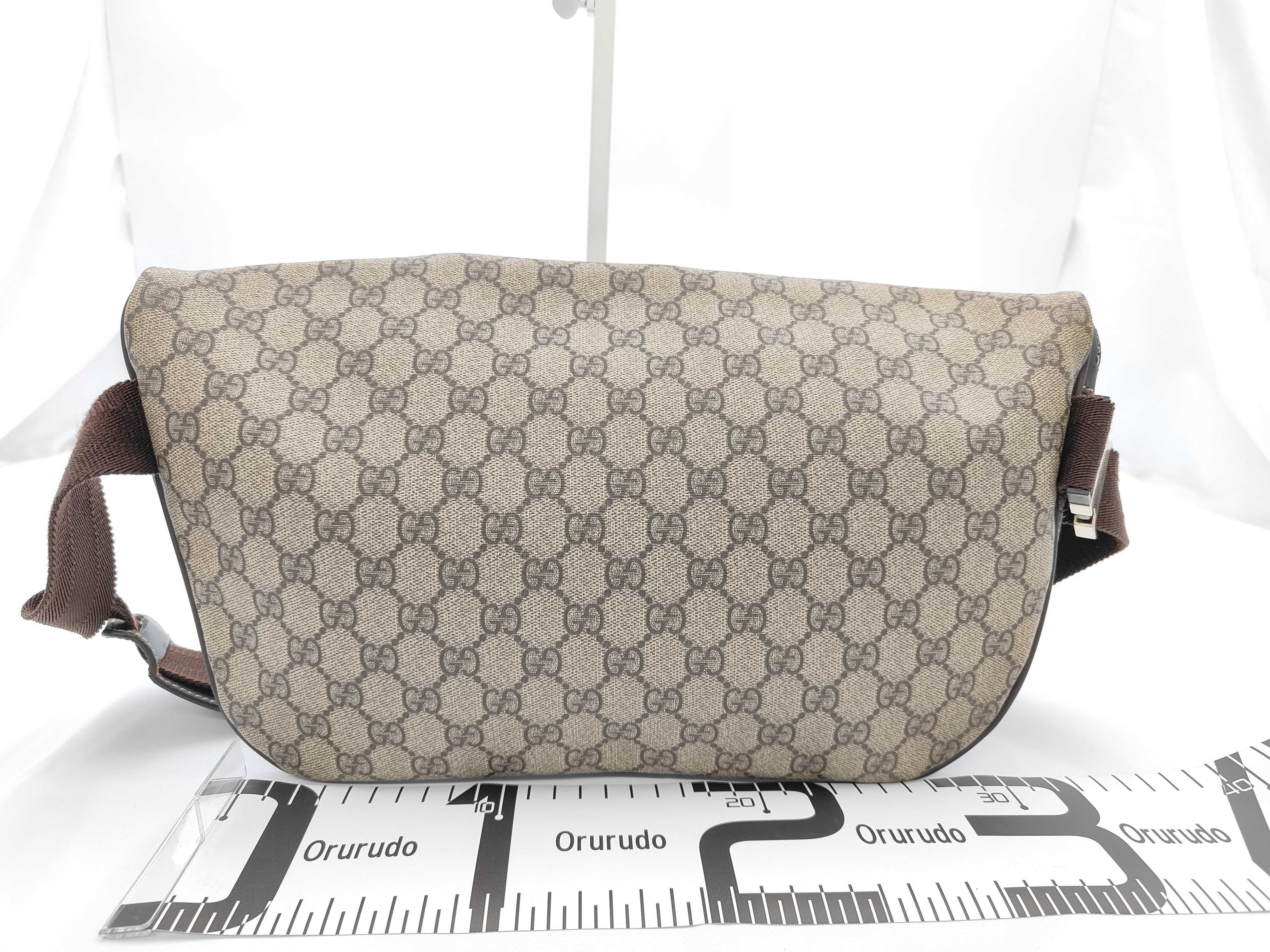 GG Supreme Shoulder Bag — view 2