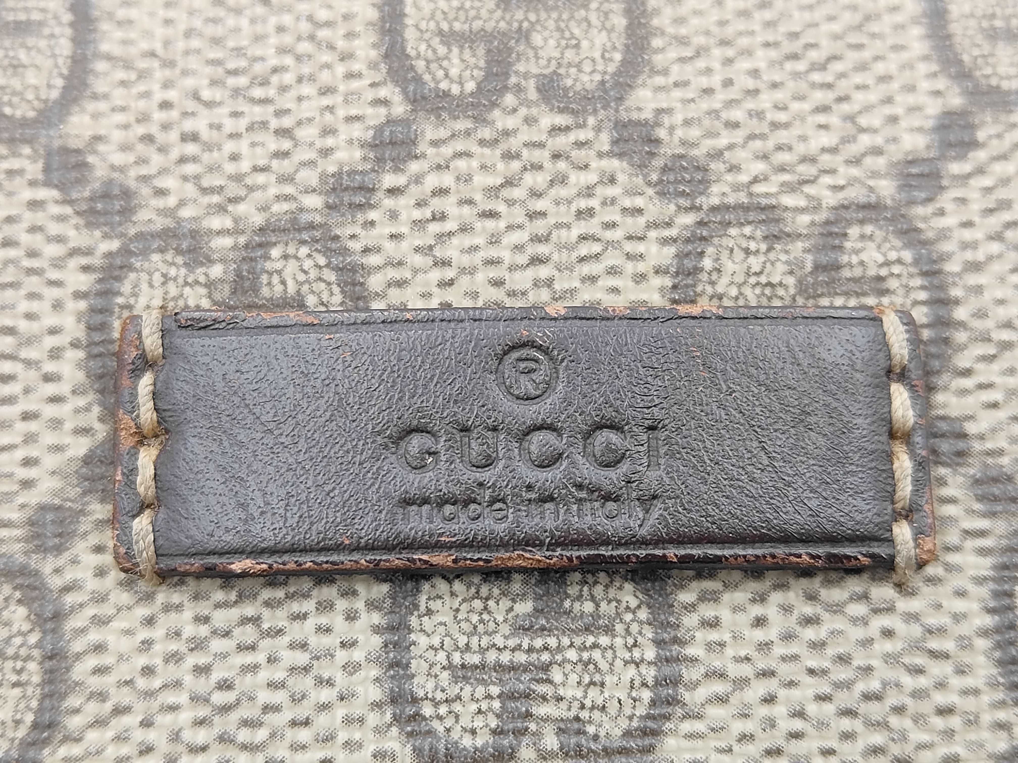 GG Supreme Shoulder Bag — view 13
