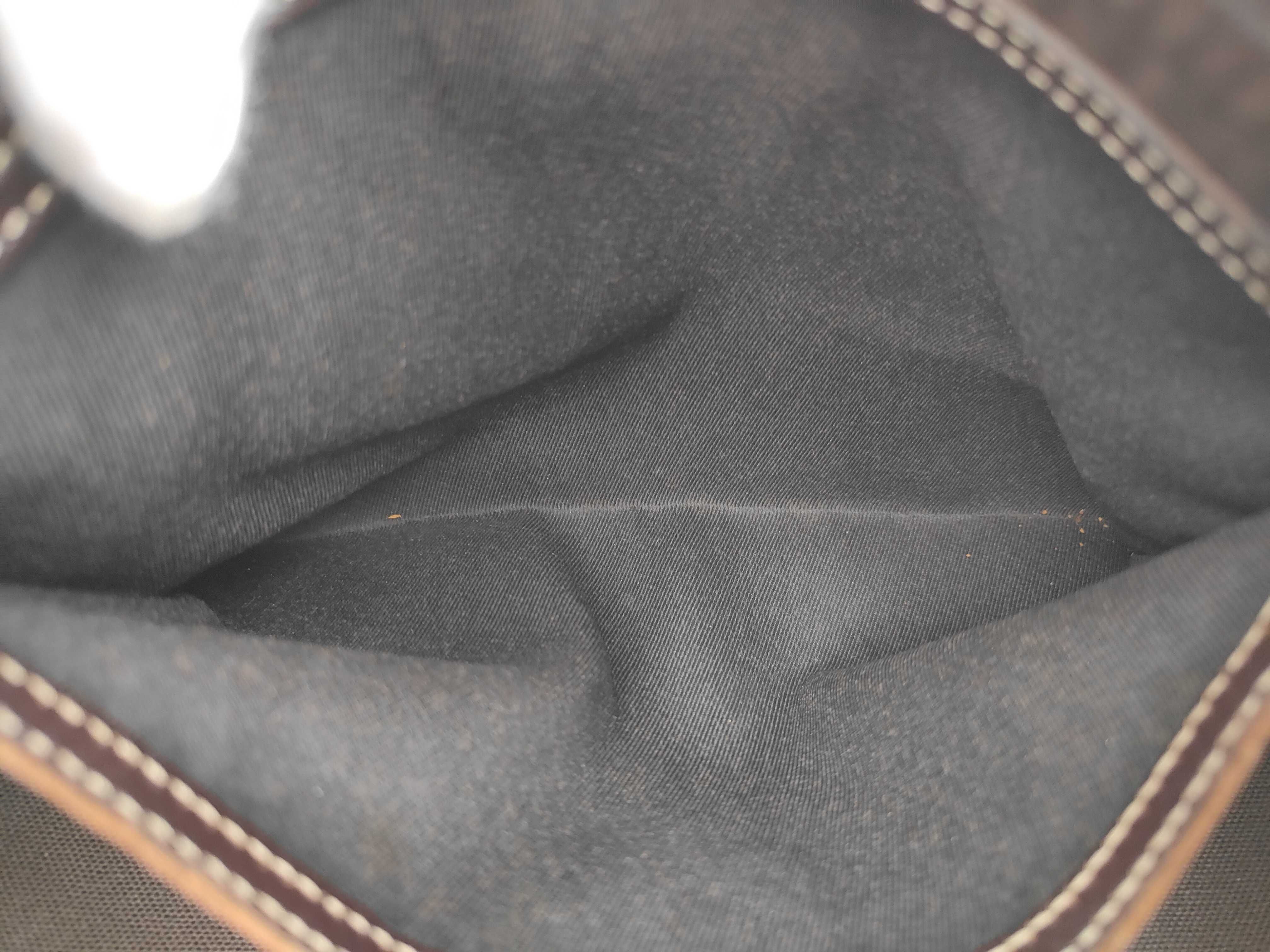 GG Supreme Shoulder Bag — view 7