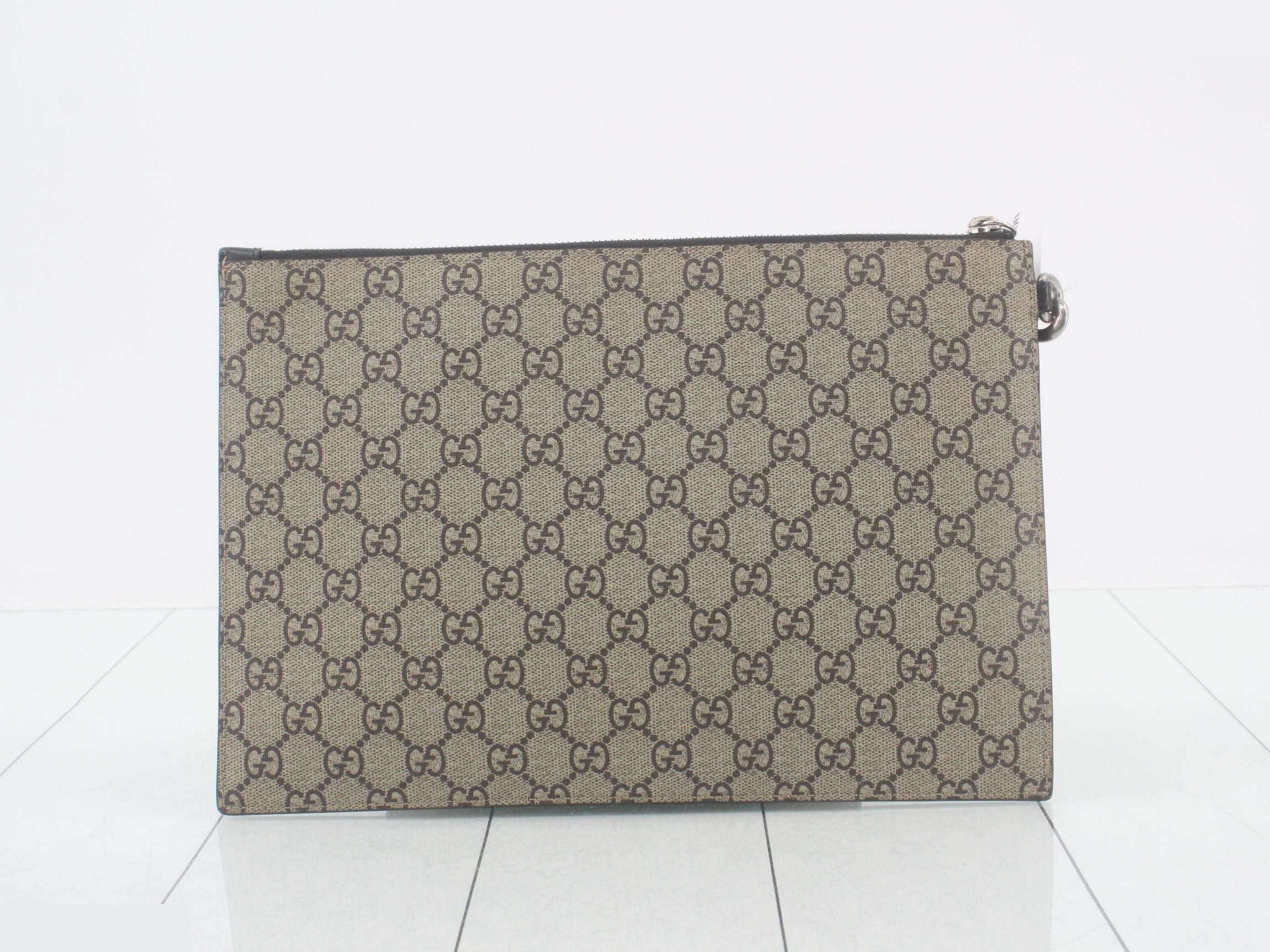 GG Supreme Bee Print Clutch Bag — view 2