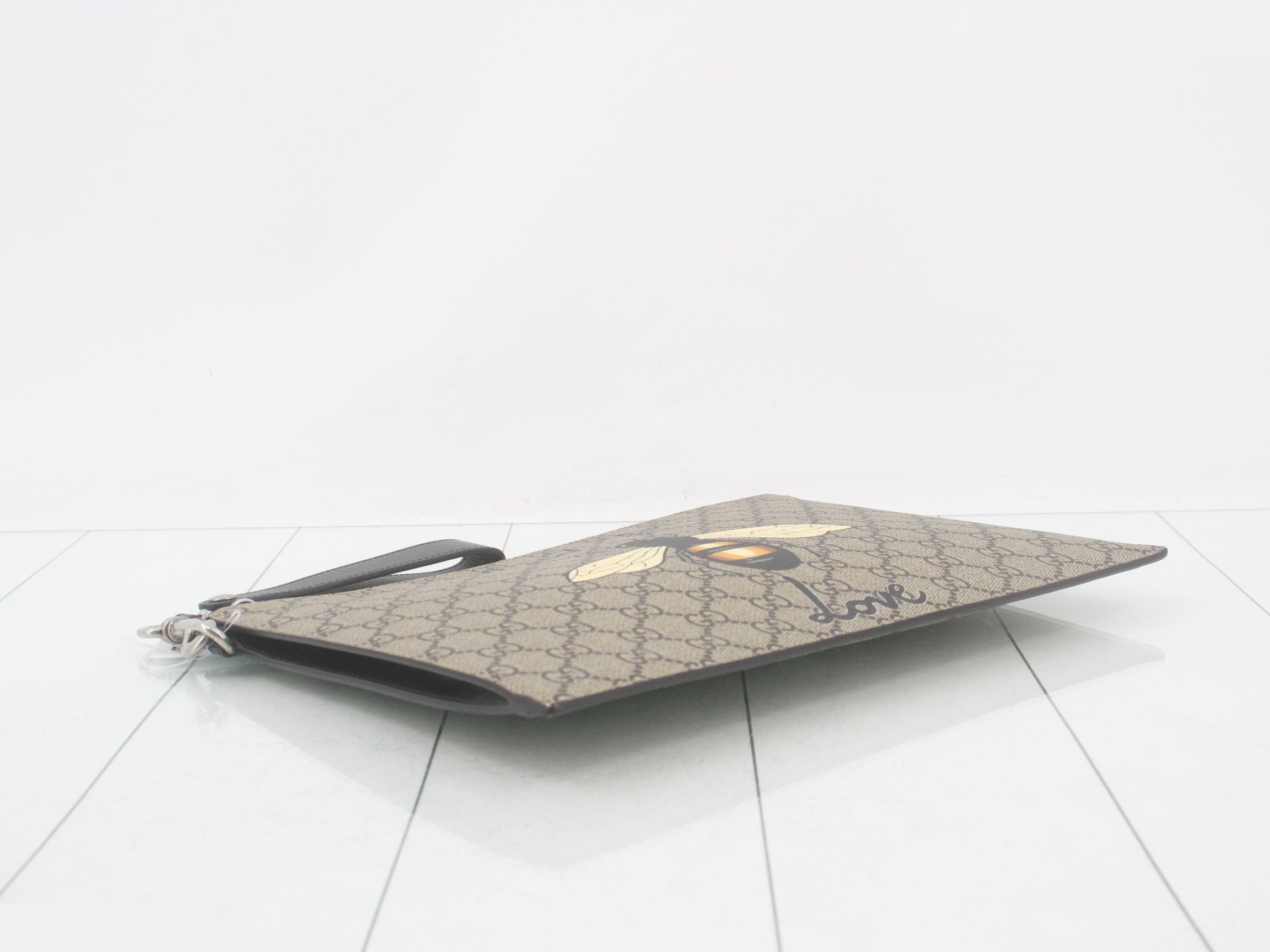 GG Supreme Bee Print Clutch Bag — view 5