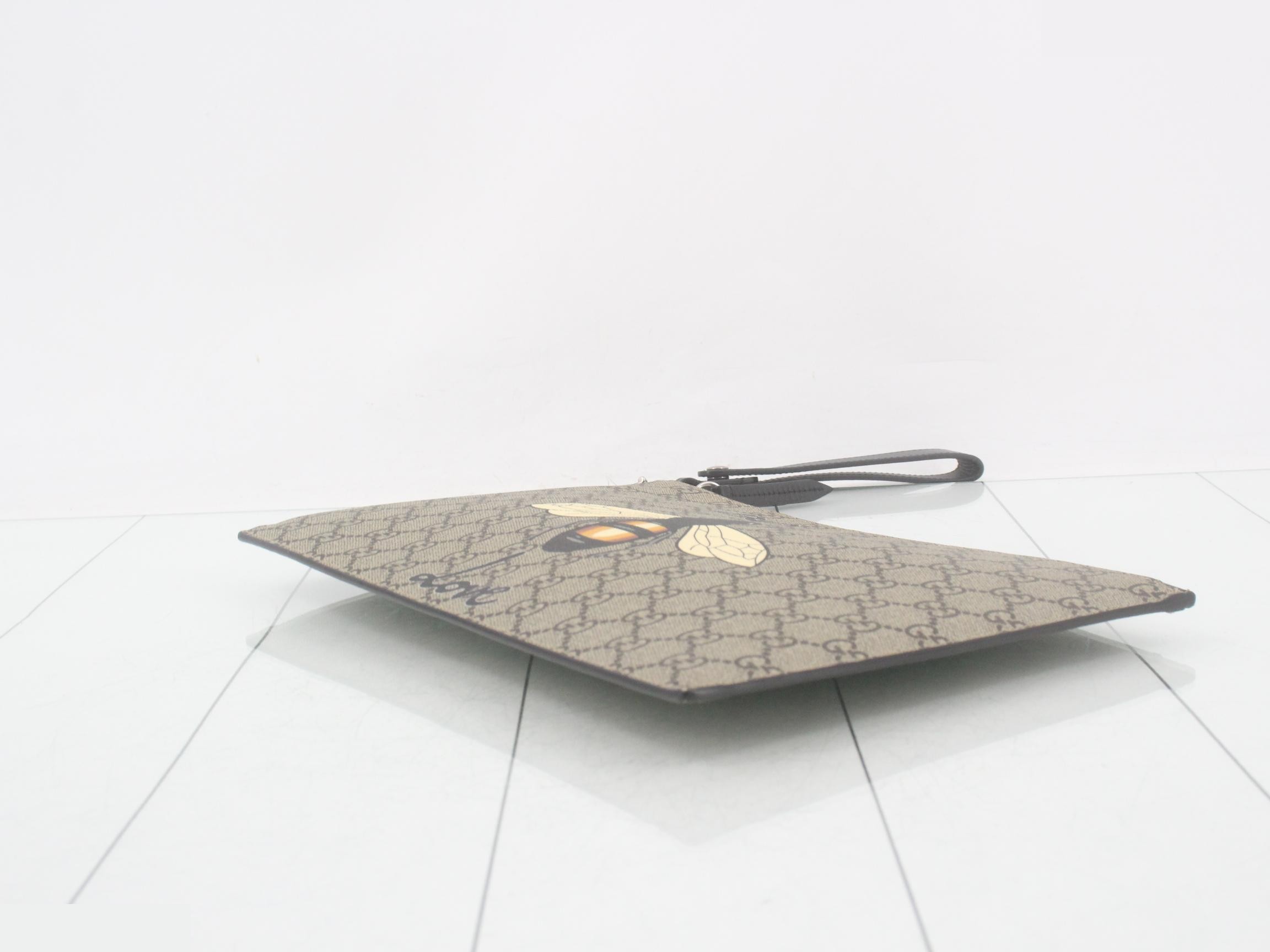 GG Supreme Bee Print Clutch Bag — view 6