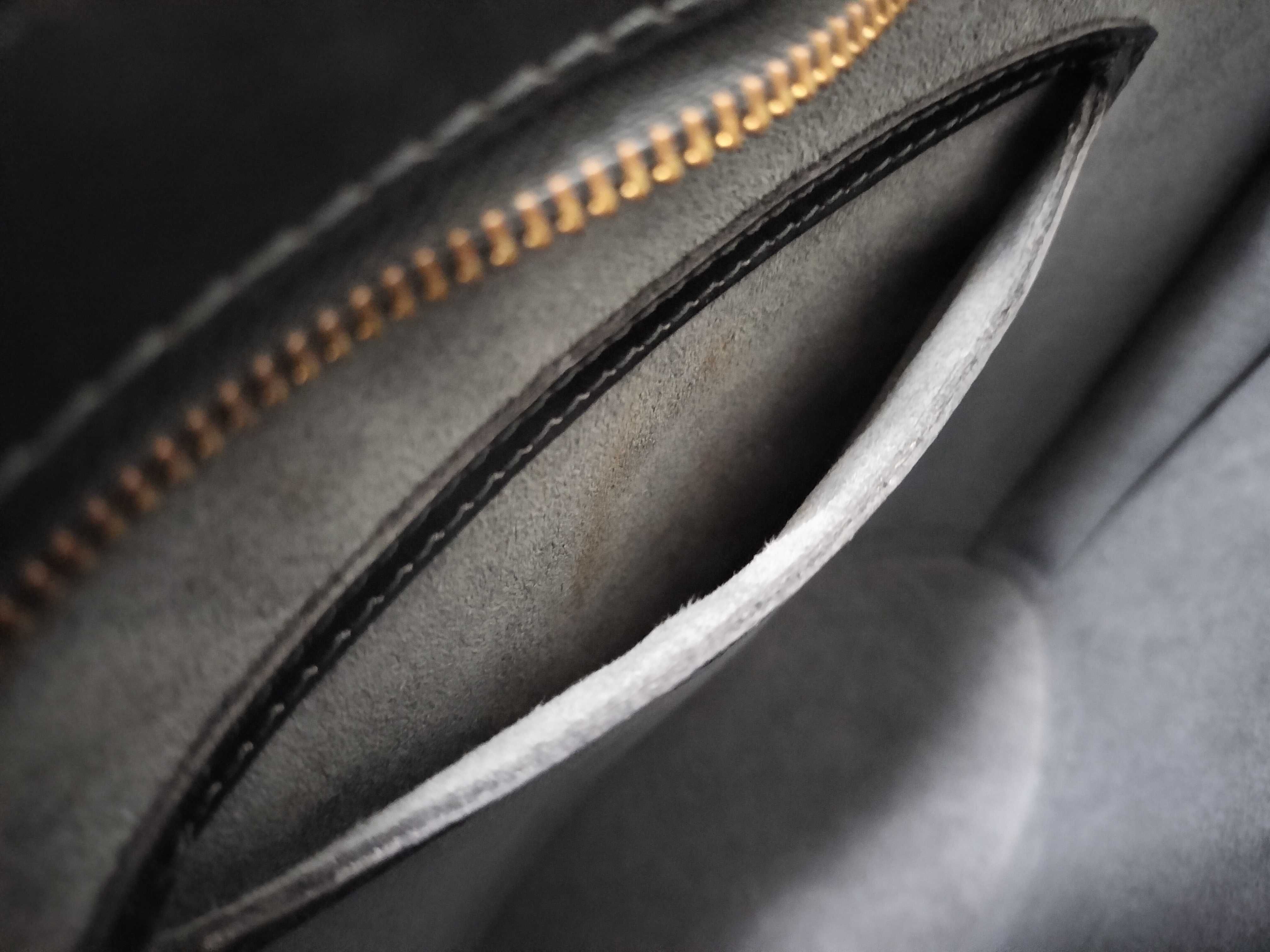 Epi Saint Jacques Black Handbag — view 11
