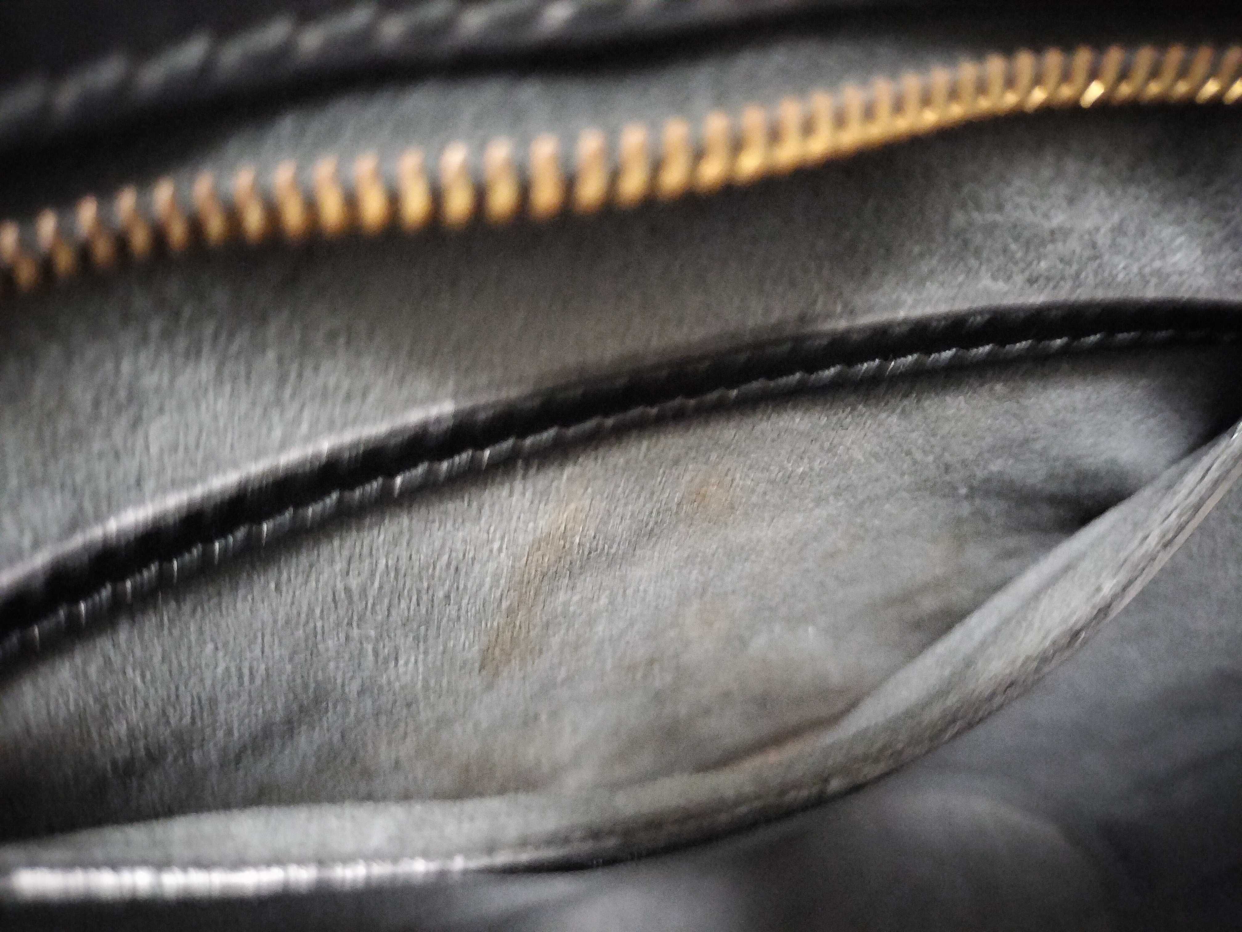 Epi Saint Jacques Black Handbag — view 13