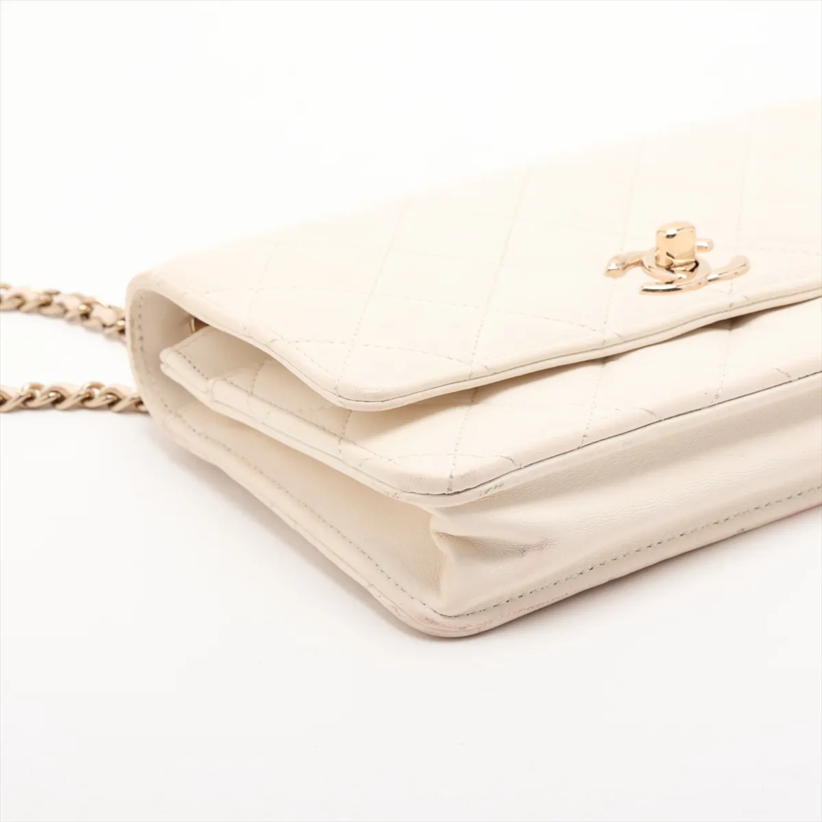 Matelassé Lambskin Chain Wallet, White with Gold Hardware, E186NLX4, Random Plate — view 4