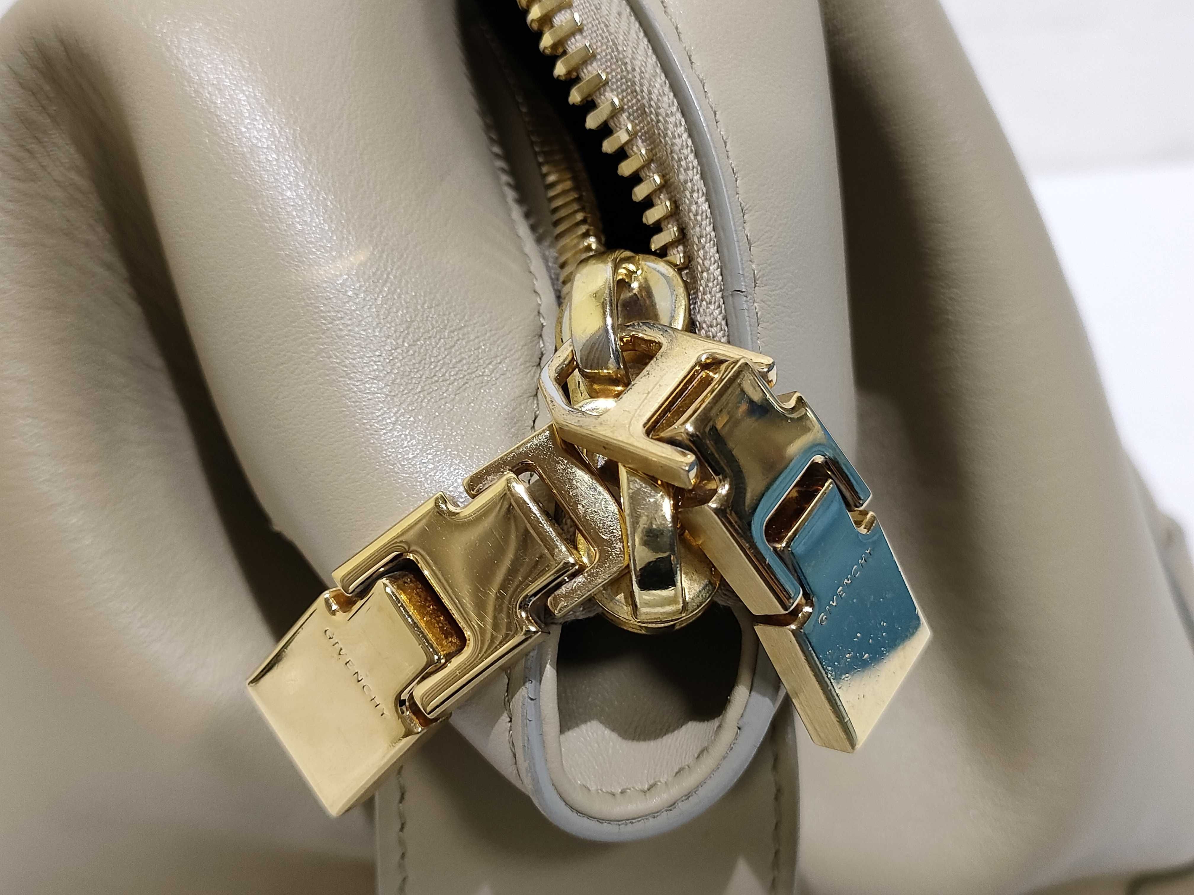 Antigona Lock Leather Tote Bag, Beige, with Padlock — view 13