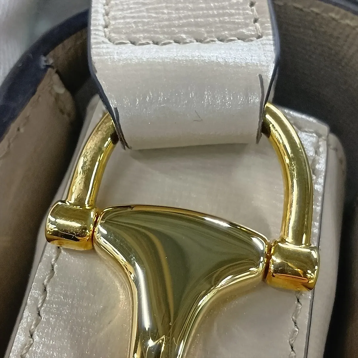 Horsebit 1955 Leather Shoulder Bag, Beige, 602204 — view 13