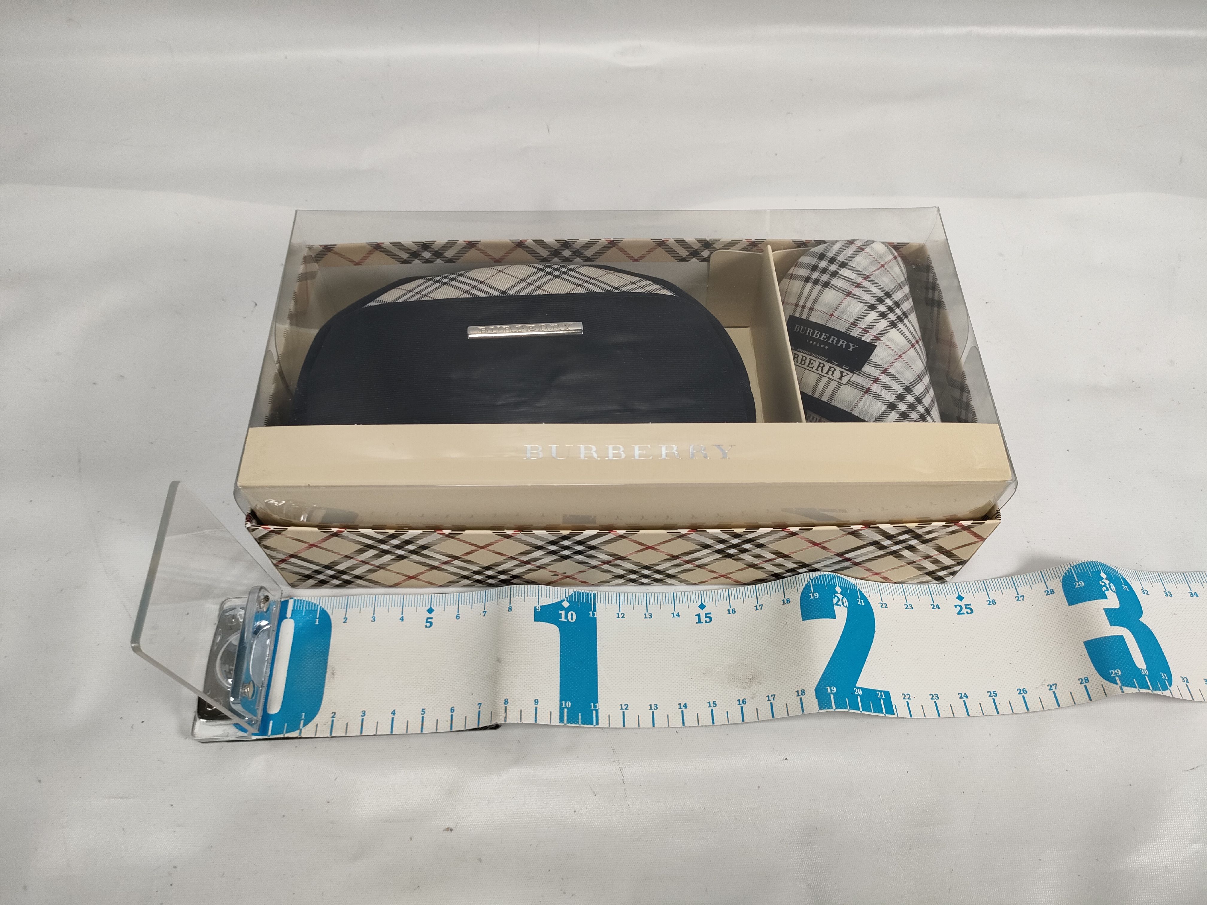 Unused Pouch Set Gift — view 4