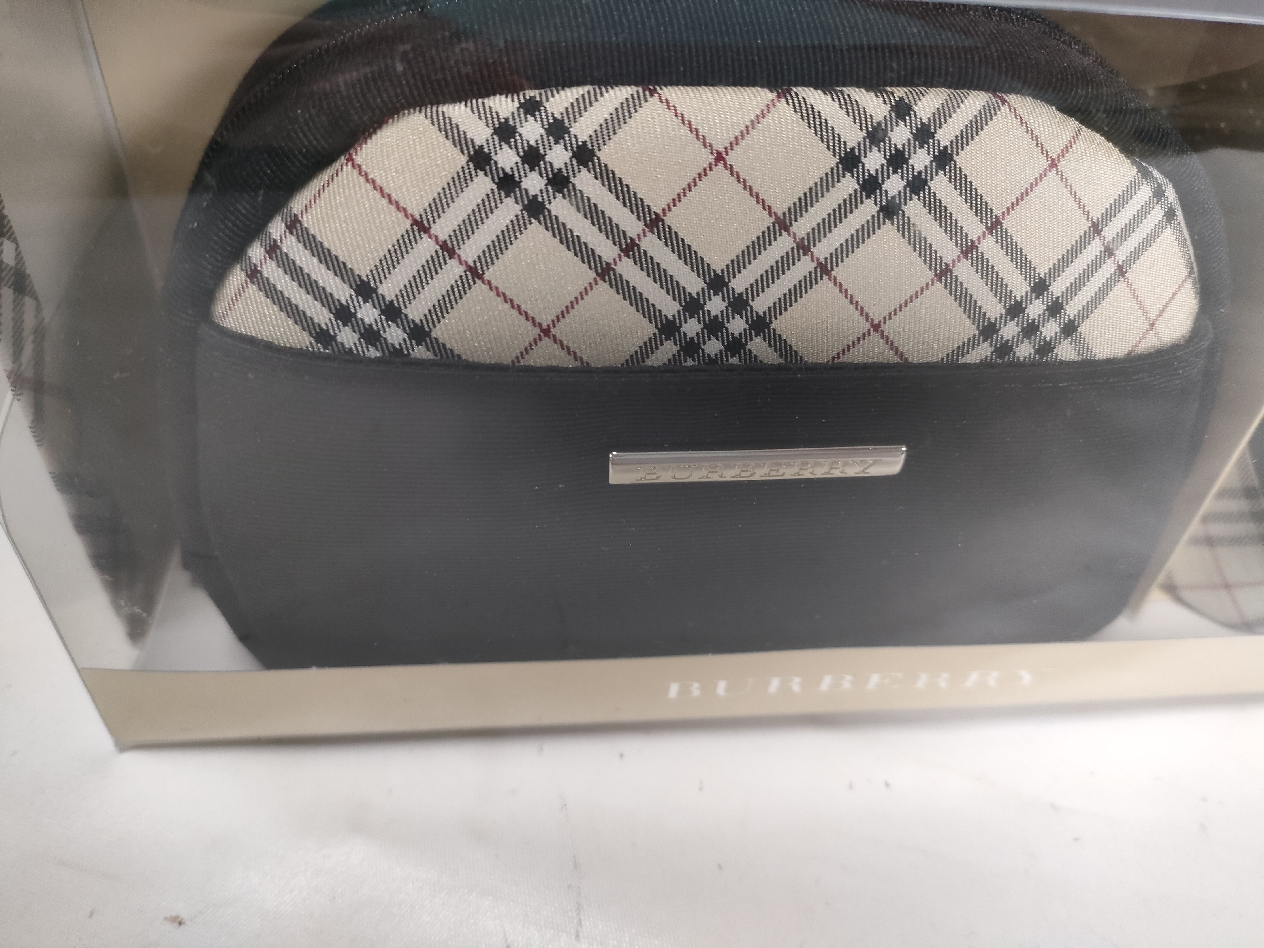 Unused Pouch Set Gift — view 7