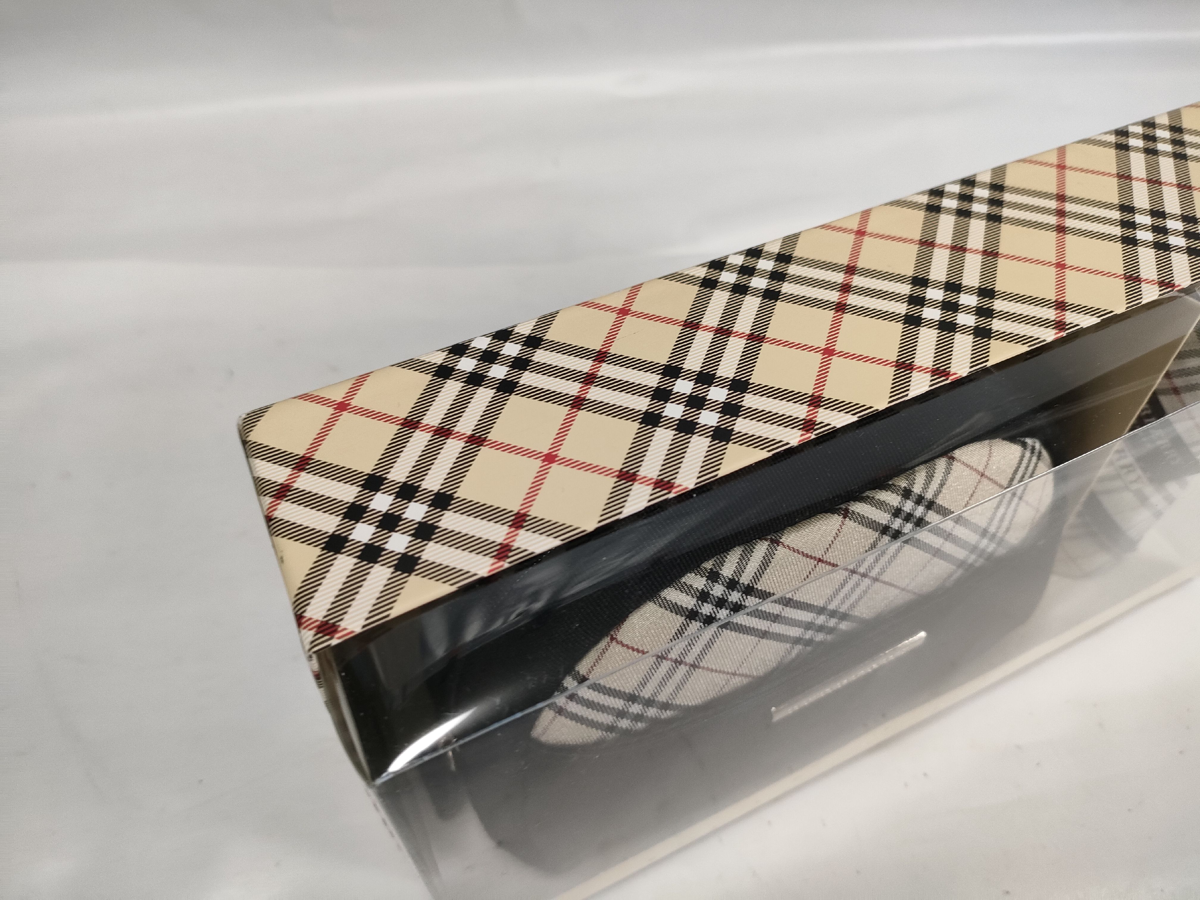 Unused Pouch Set Gift — view 8