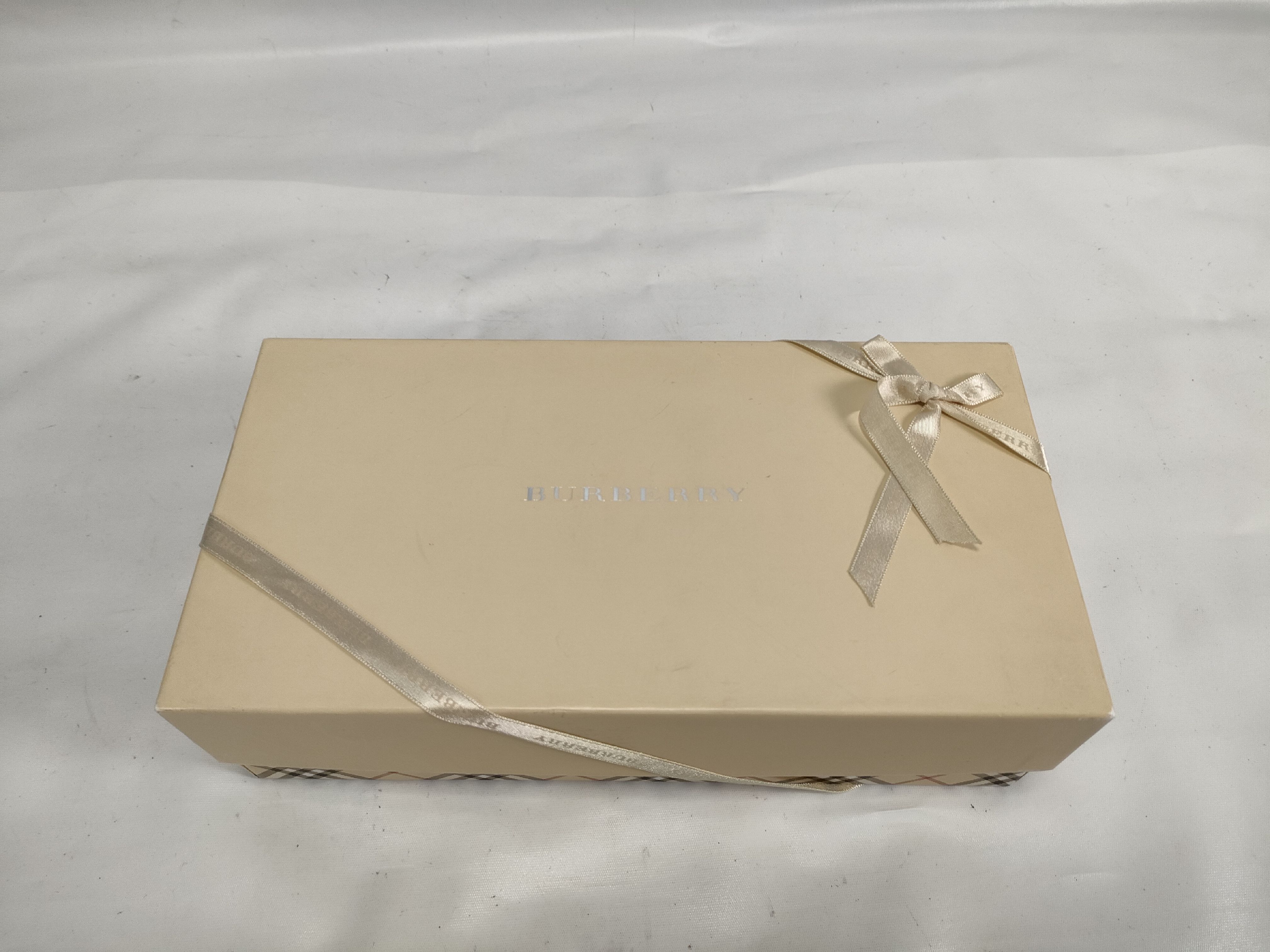 Unused Pouch Set Gift — view 10