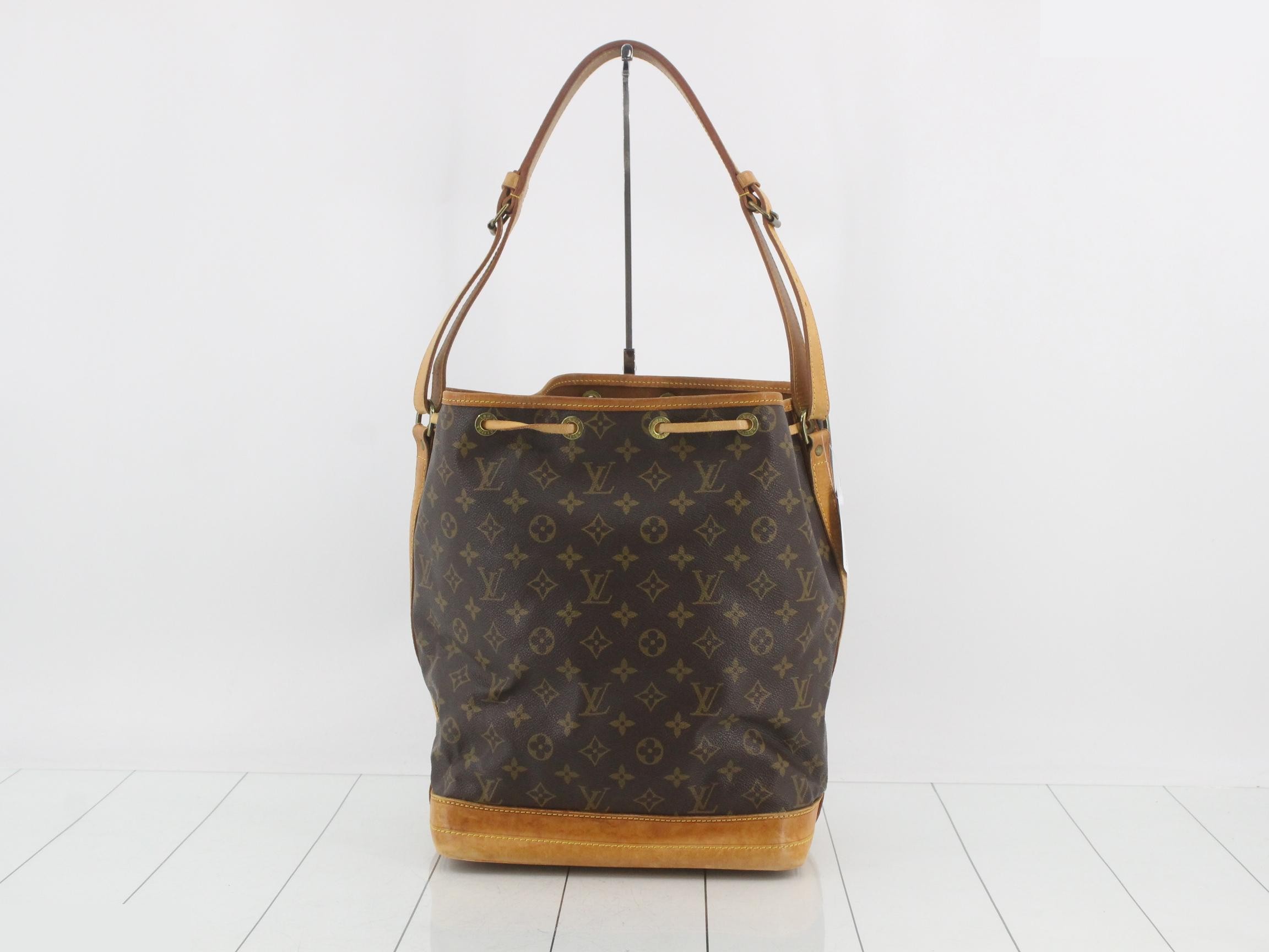 Monogram Noé — view 2