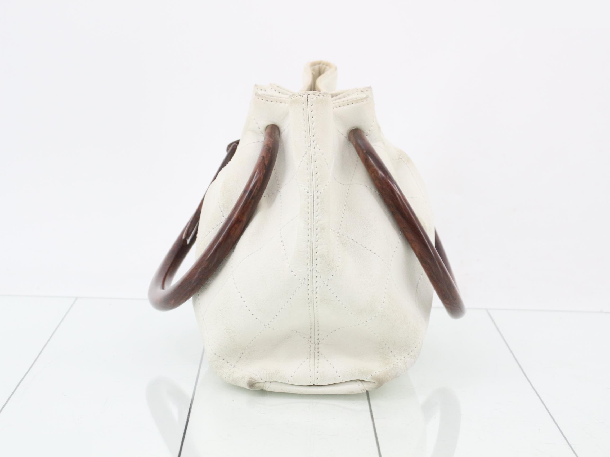 Matelassé handbag, leather, gold hardware, white, wood handle. — view 3