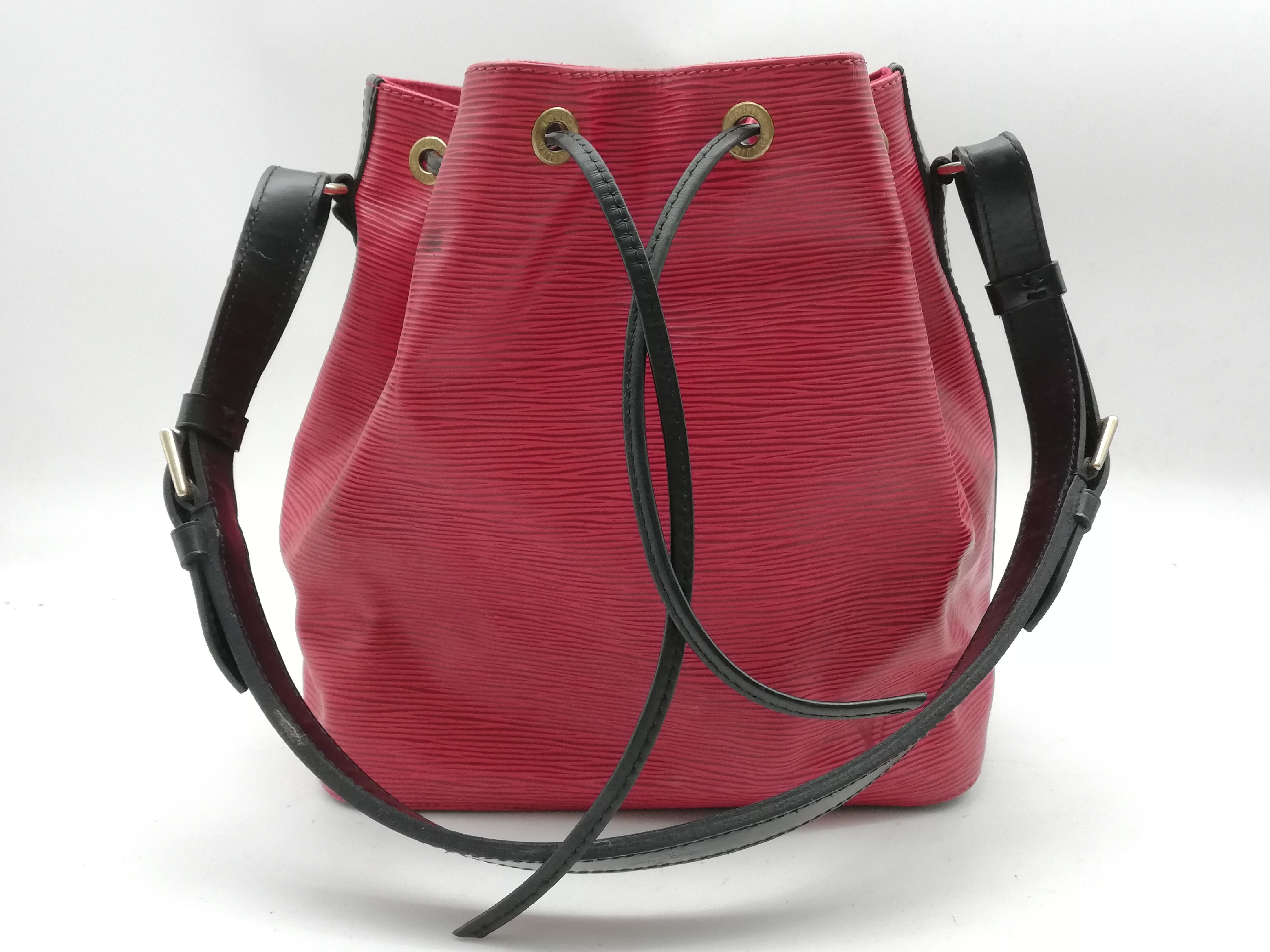 Epi Petit Noé M44172 Shoulder Bag