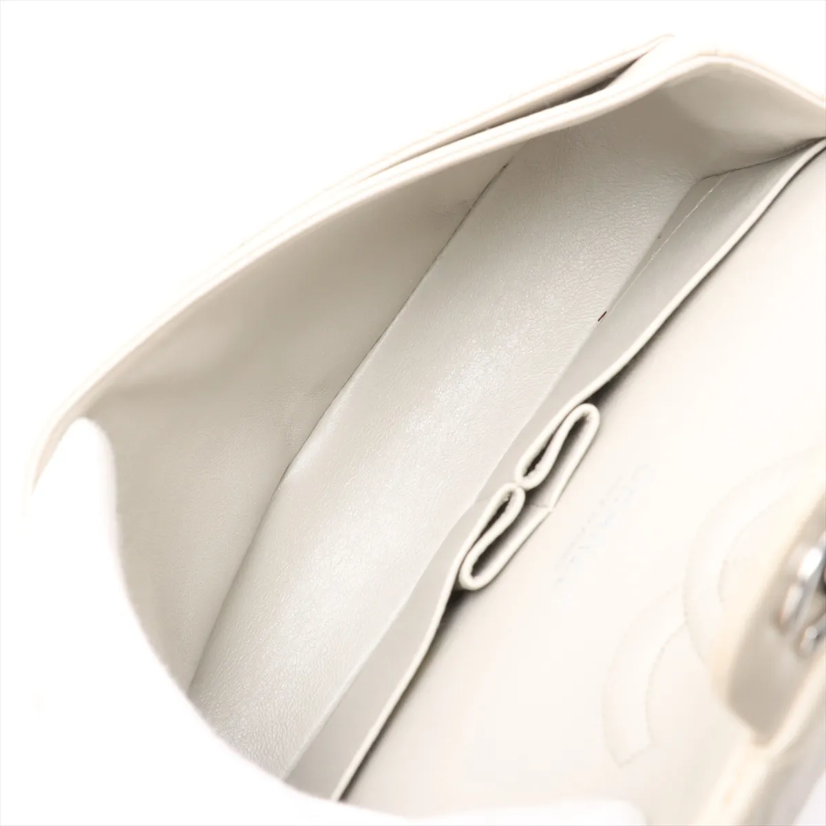 Matelasse 25 Lambskin Double Flap Double Chain Bag Beige Silver Hardware 6083700 6th Series A01112 — view 7