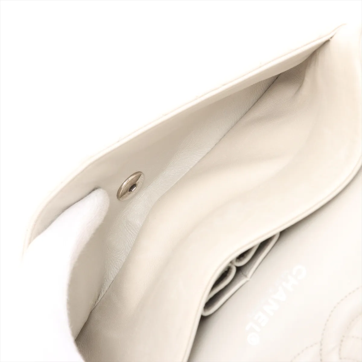 Matelasse 25 Lambskin Double Flap Double Chain Bag Beige Silver Hardware 6083700 6th Series A01112 — view 8