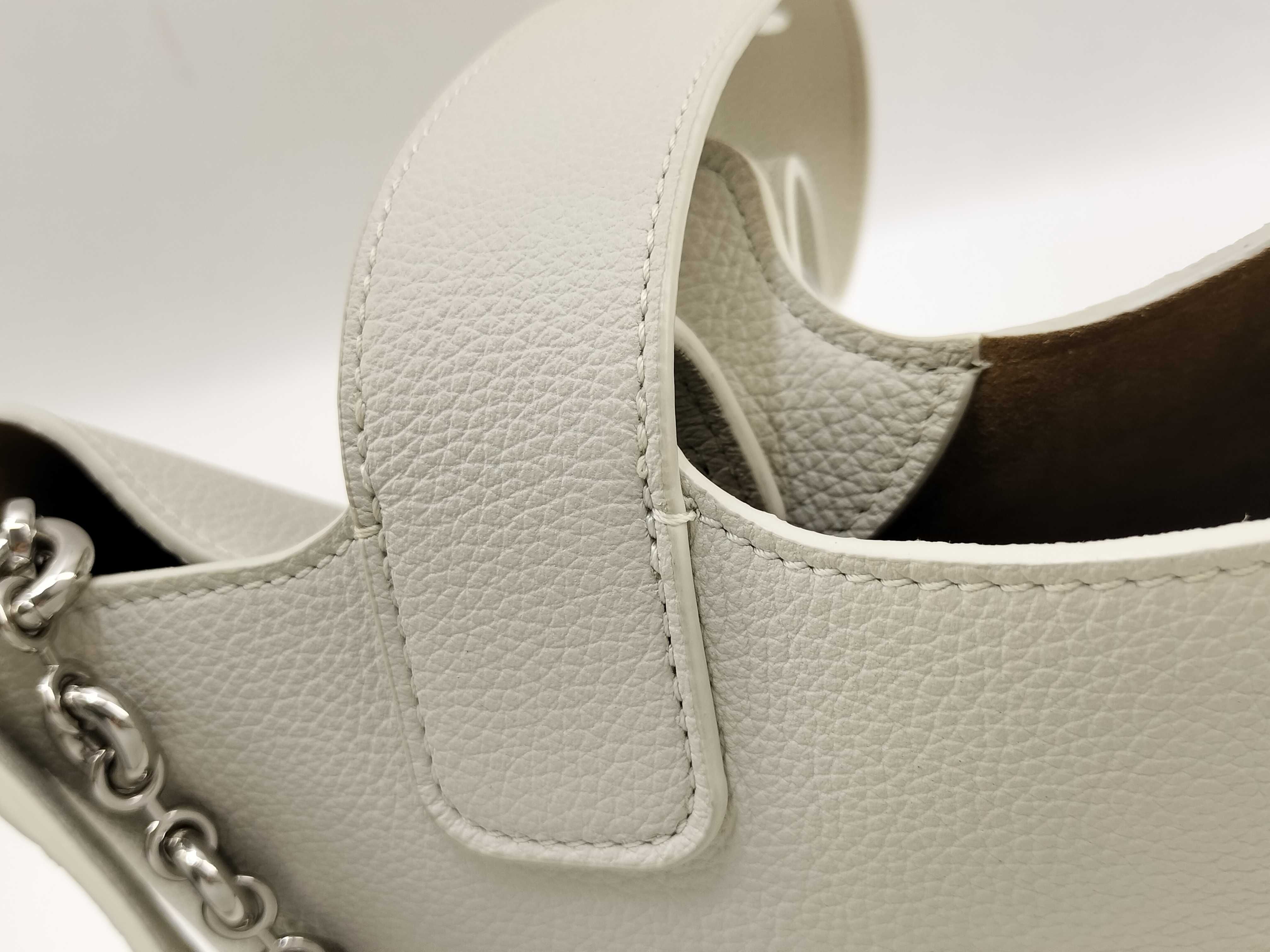 Pebble Bucket Chain Shoulder Bag (Unused) — view 11
