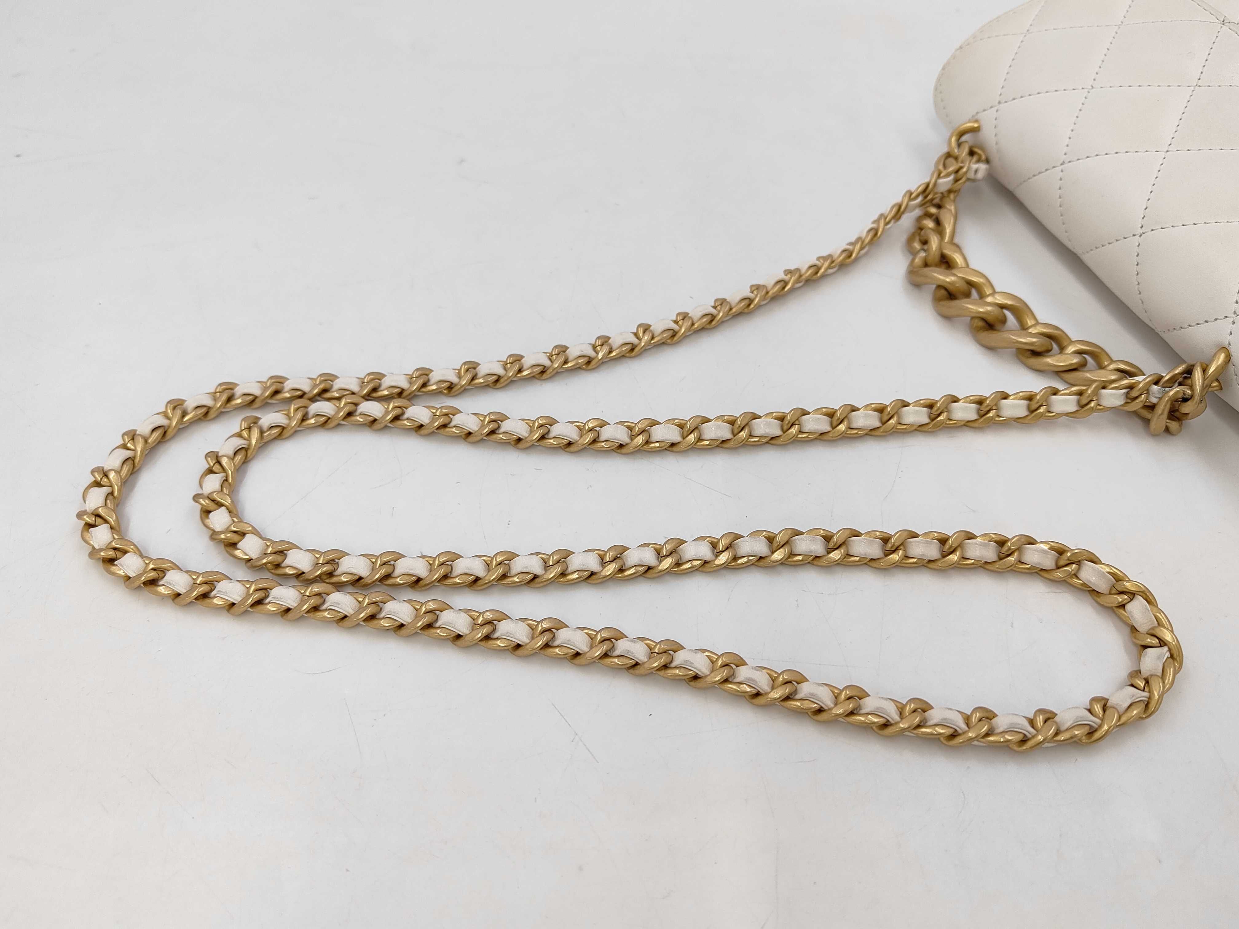 Matelassé Chain Shoulder Bag (Random Selection) — view 3