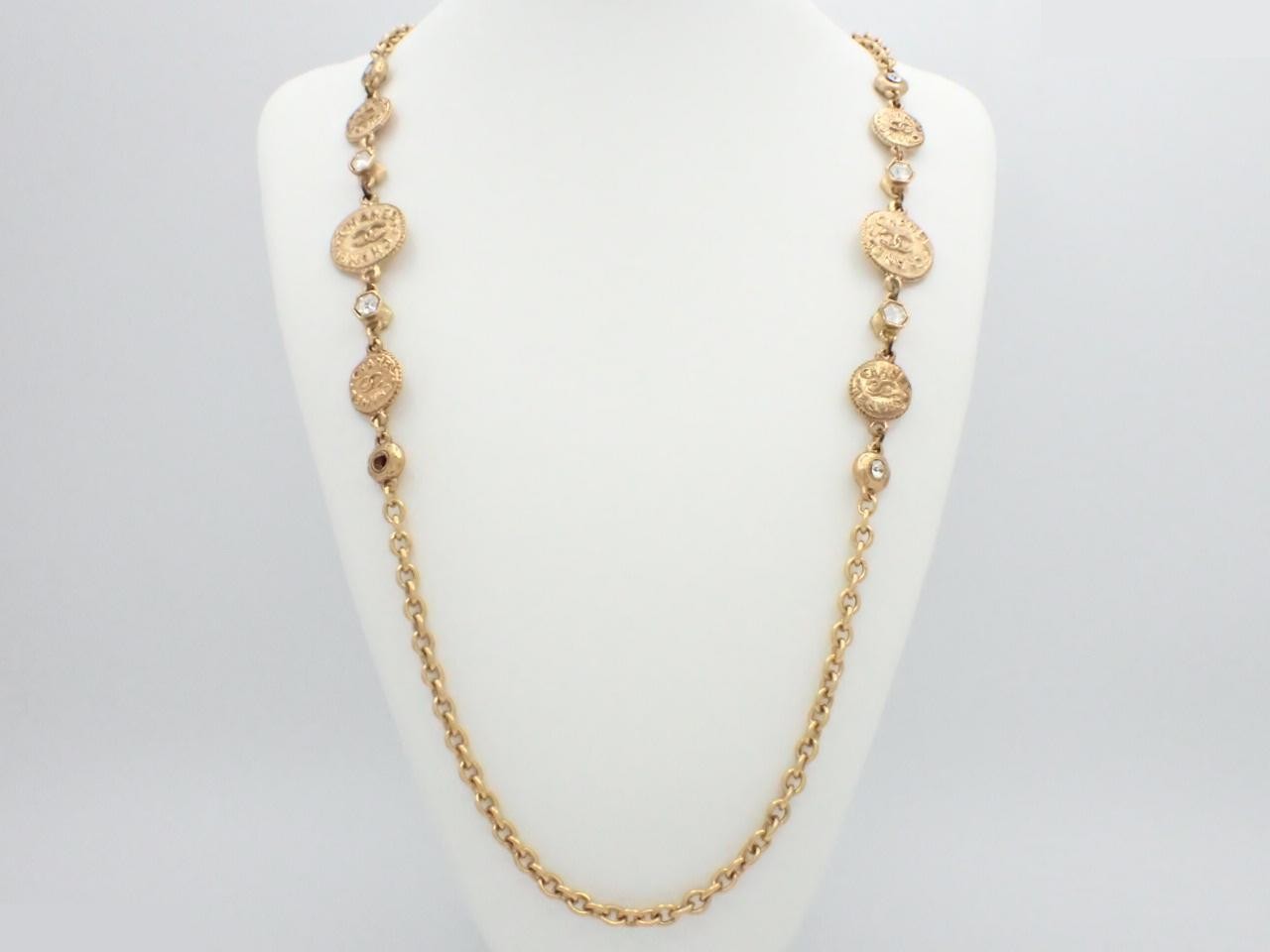 Long necklace, total length approximately 90 cm