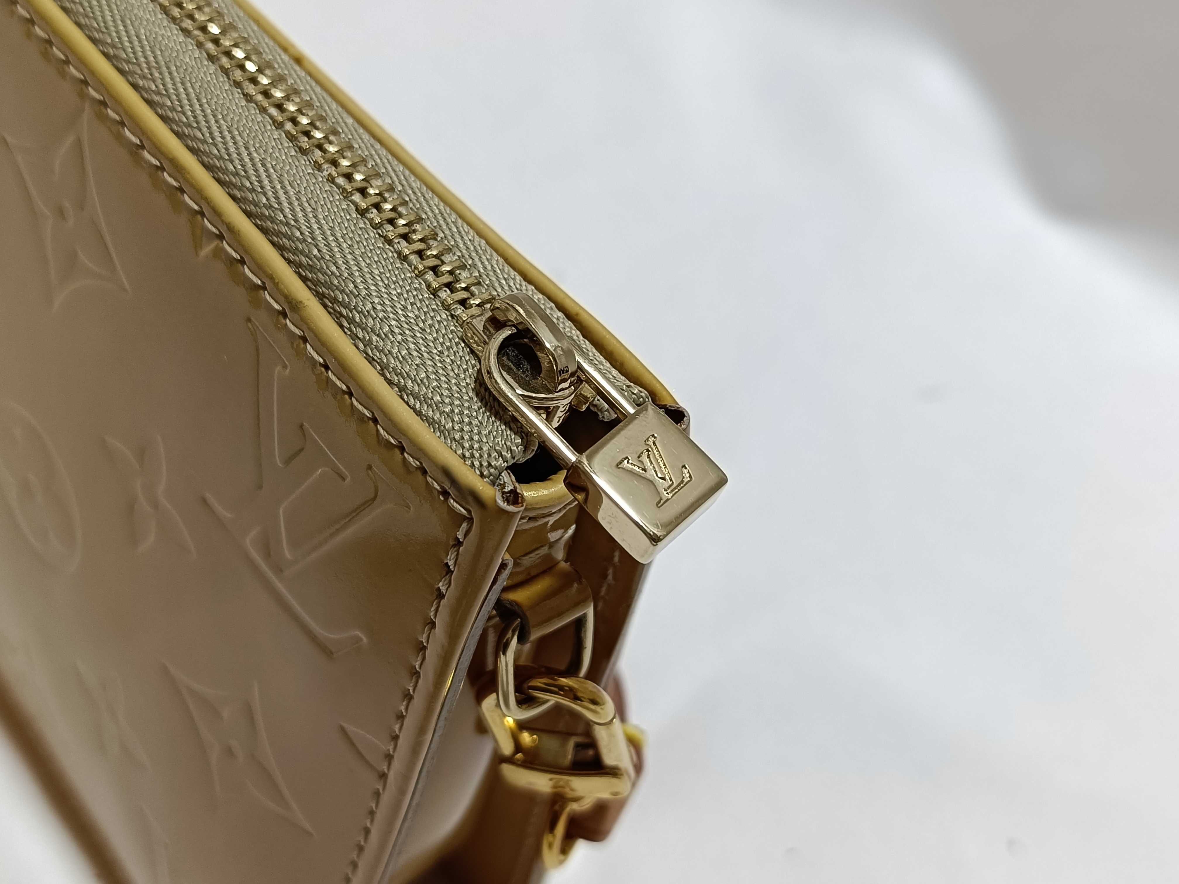 Vernis Pochette Accessoires Handbag — view 13