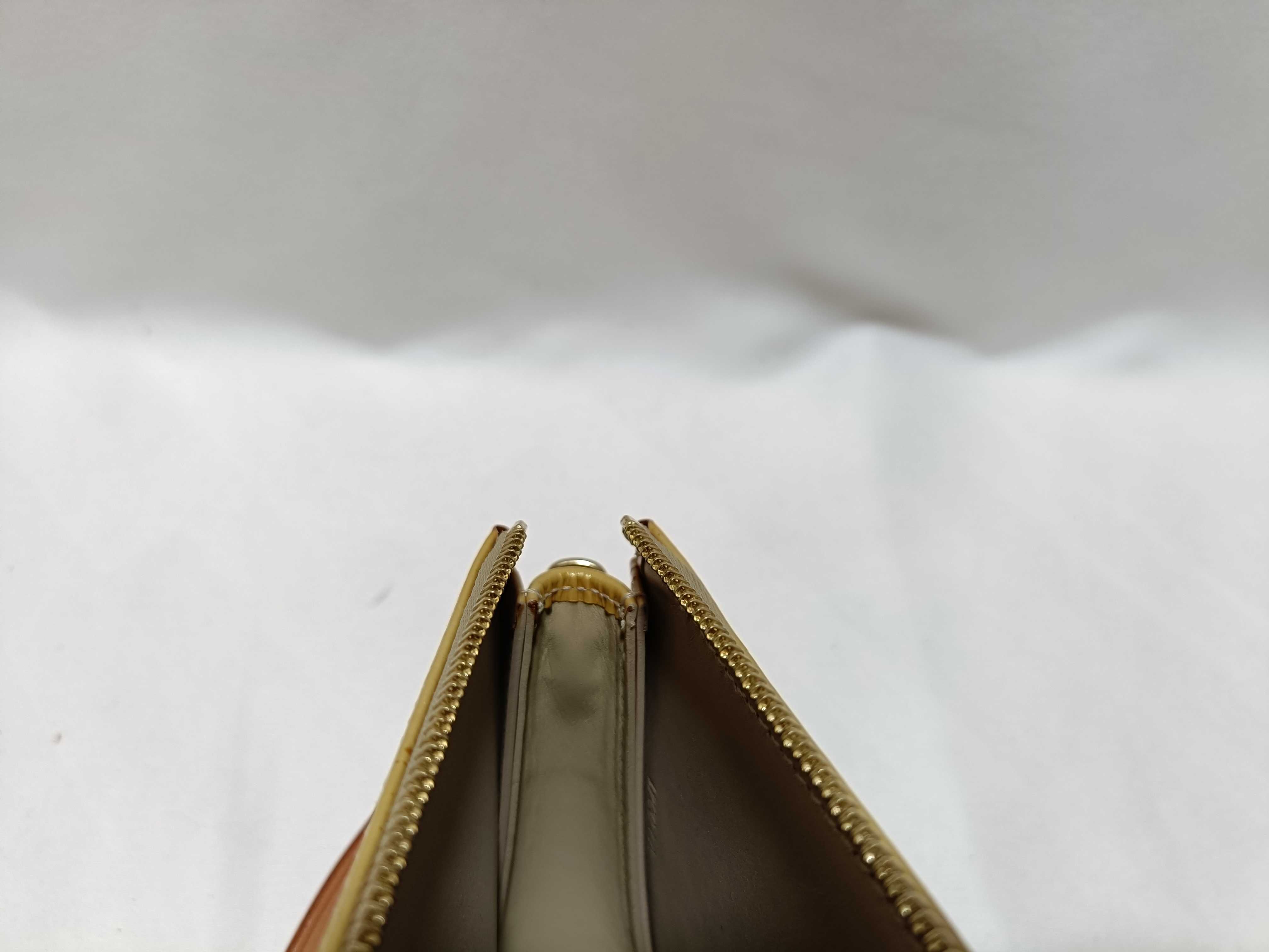 Vernis Pochette Accessoires Handbag — view 10