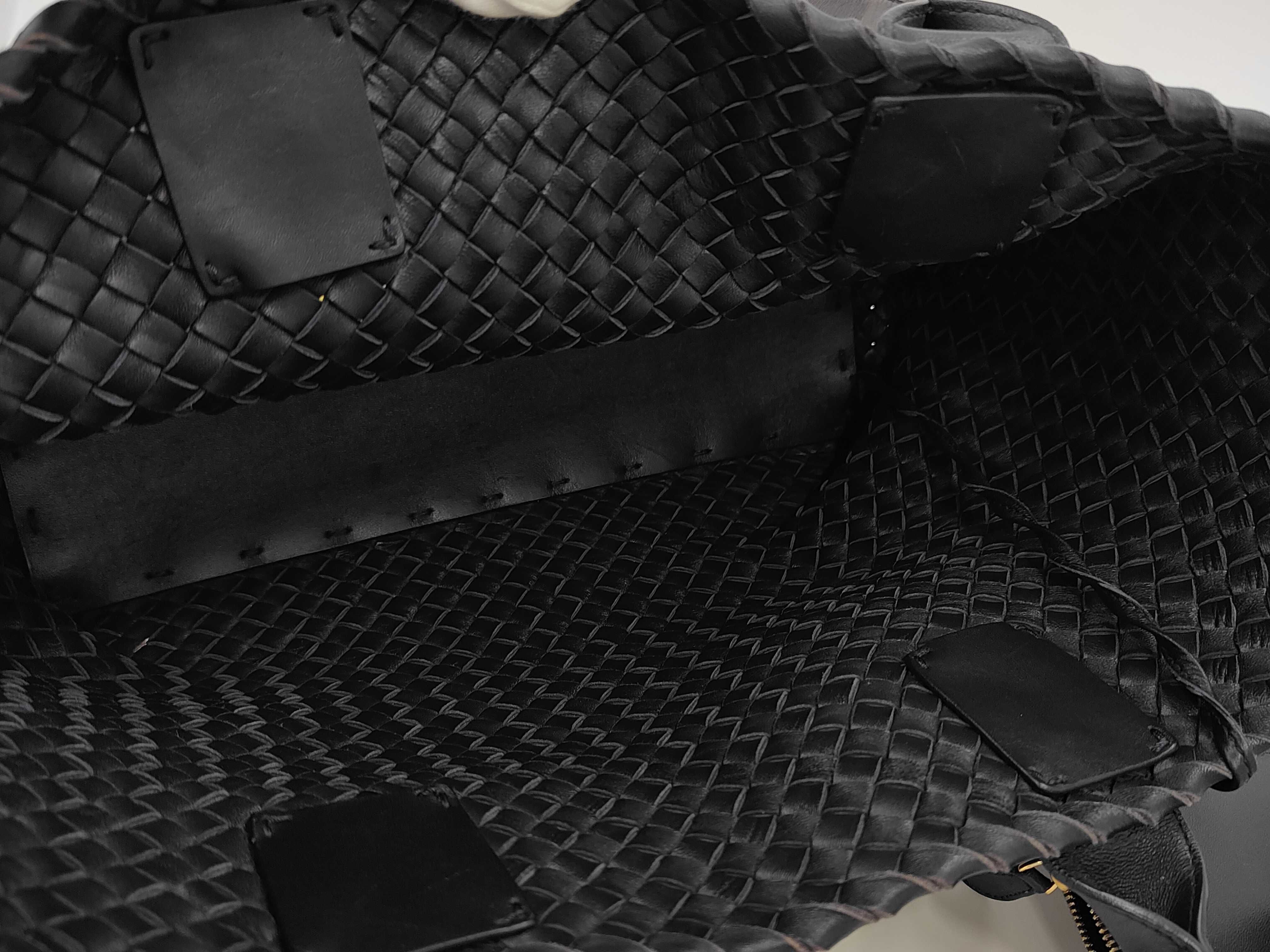 Intrecciato Cabas MM Leather Tote Bag — view 13