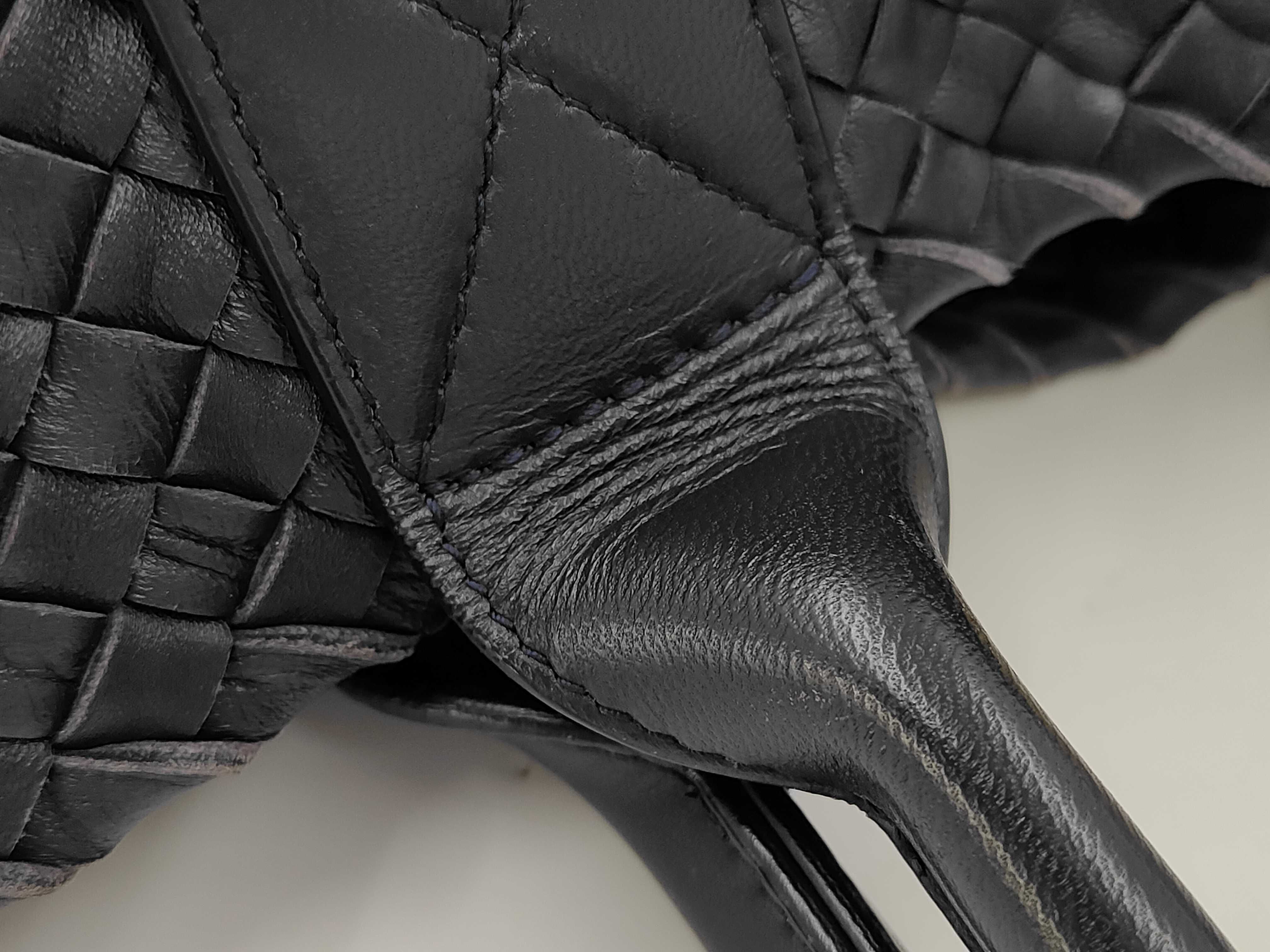 Intrecciato Cabas MM Leather Tote Bag — view 7
