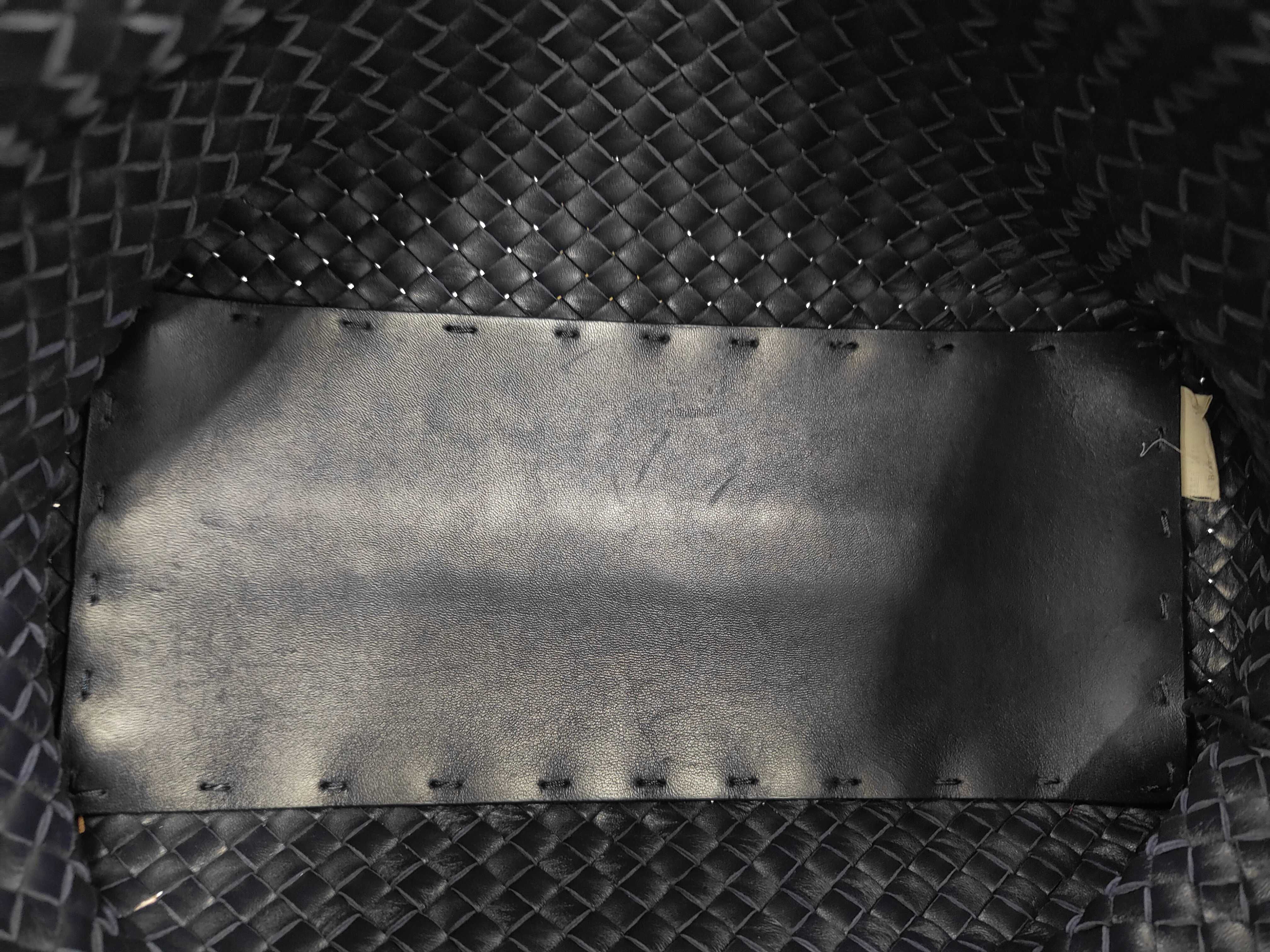 Intrecciato Cabas MM Leather Tote Bag — view 8