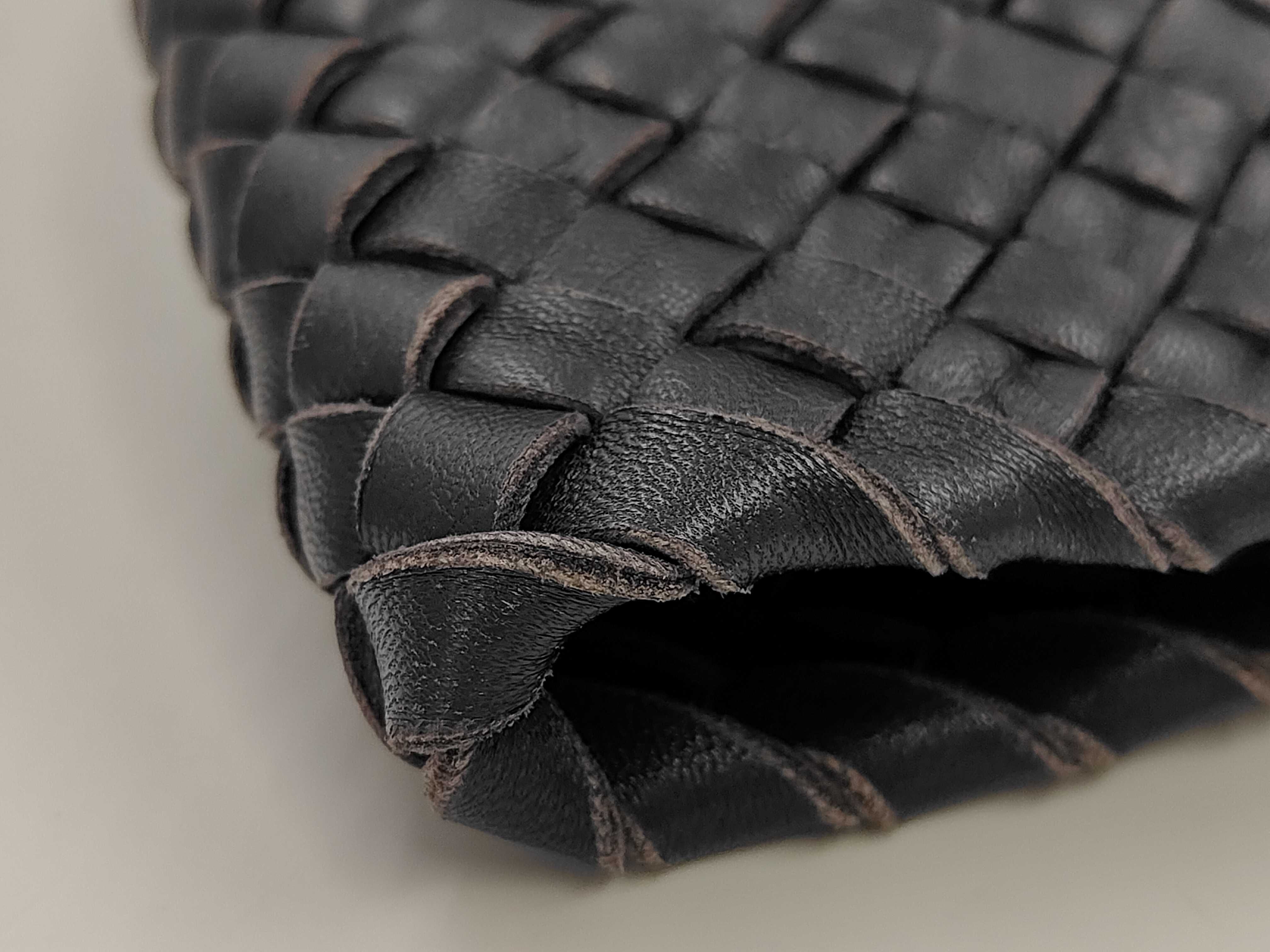 Intrecciato Cabas MM Leather Tote Bag — view 10