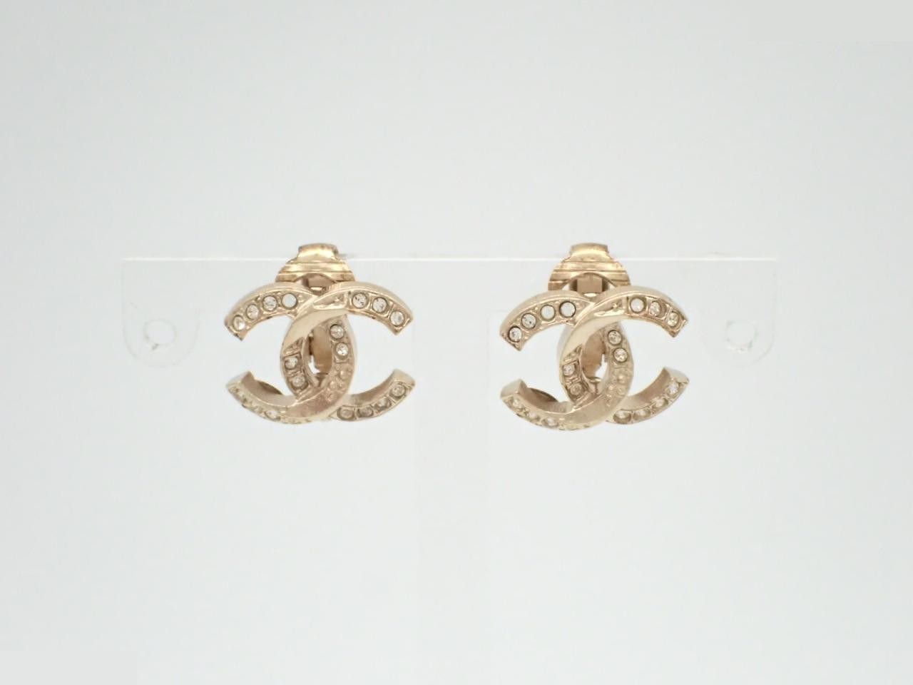 Earrings A18P, Coco Mark, Rhinestone, 1.5cm wide, Gold Plated