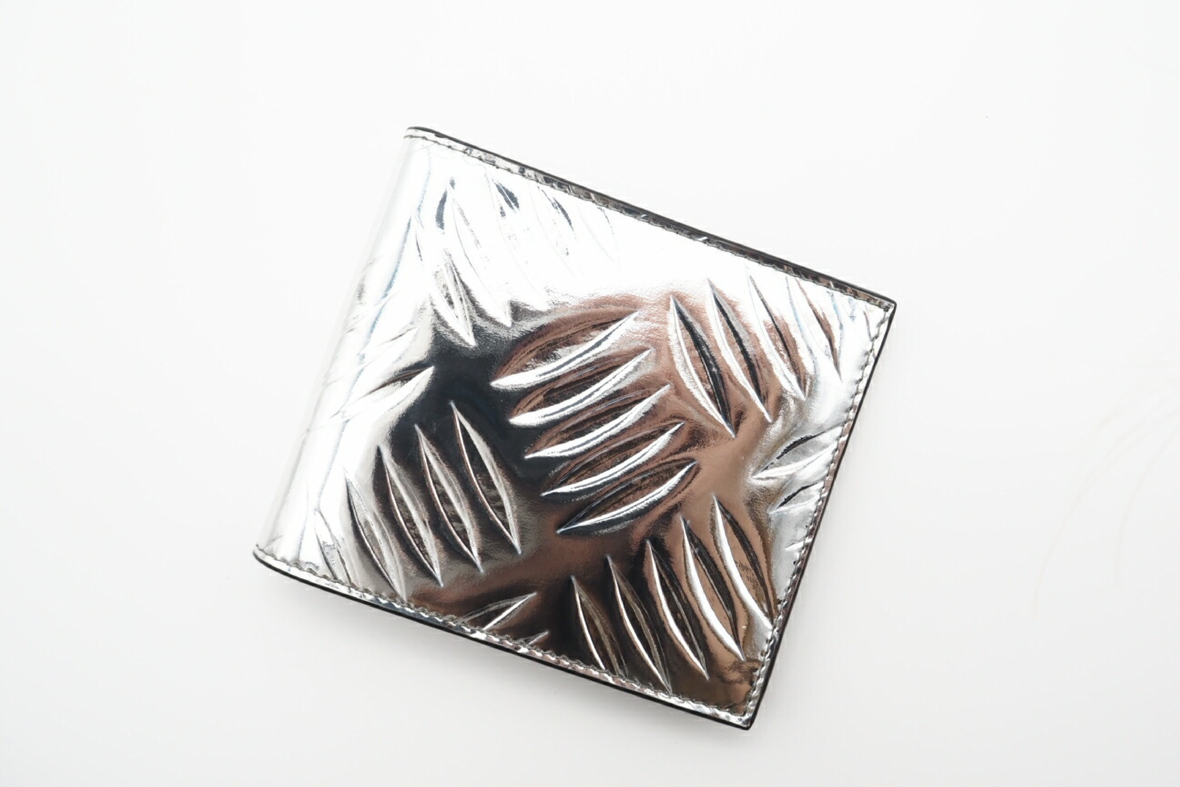 2MO513 Patent Leather Compact Wallet Silver — view 3