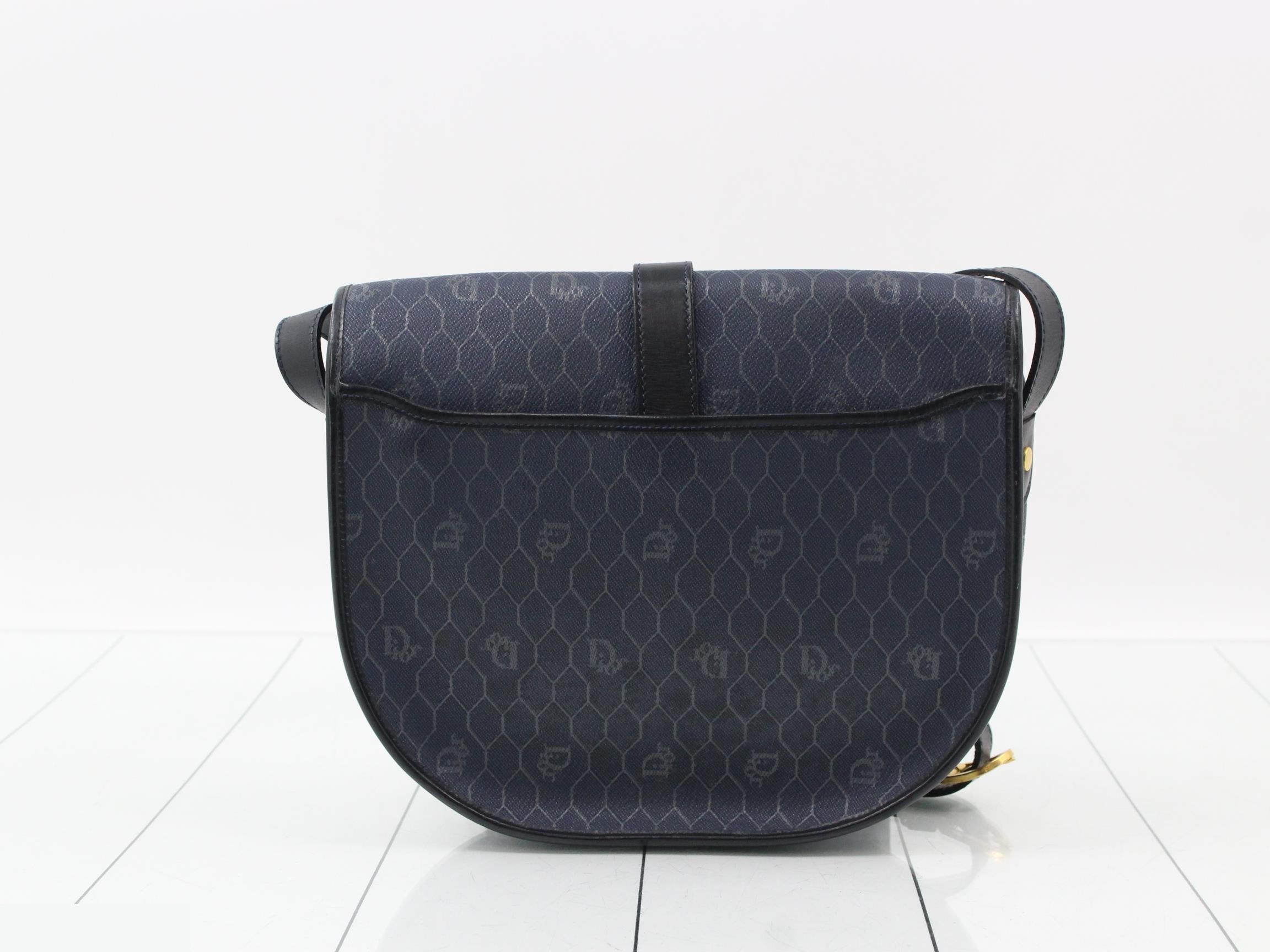 Shoulder bag, honeycomb pattern, PVC — view 2