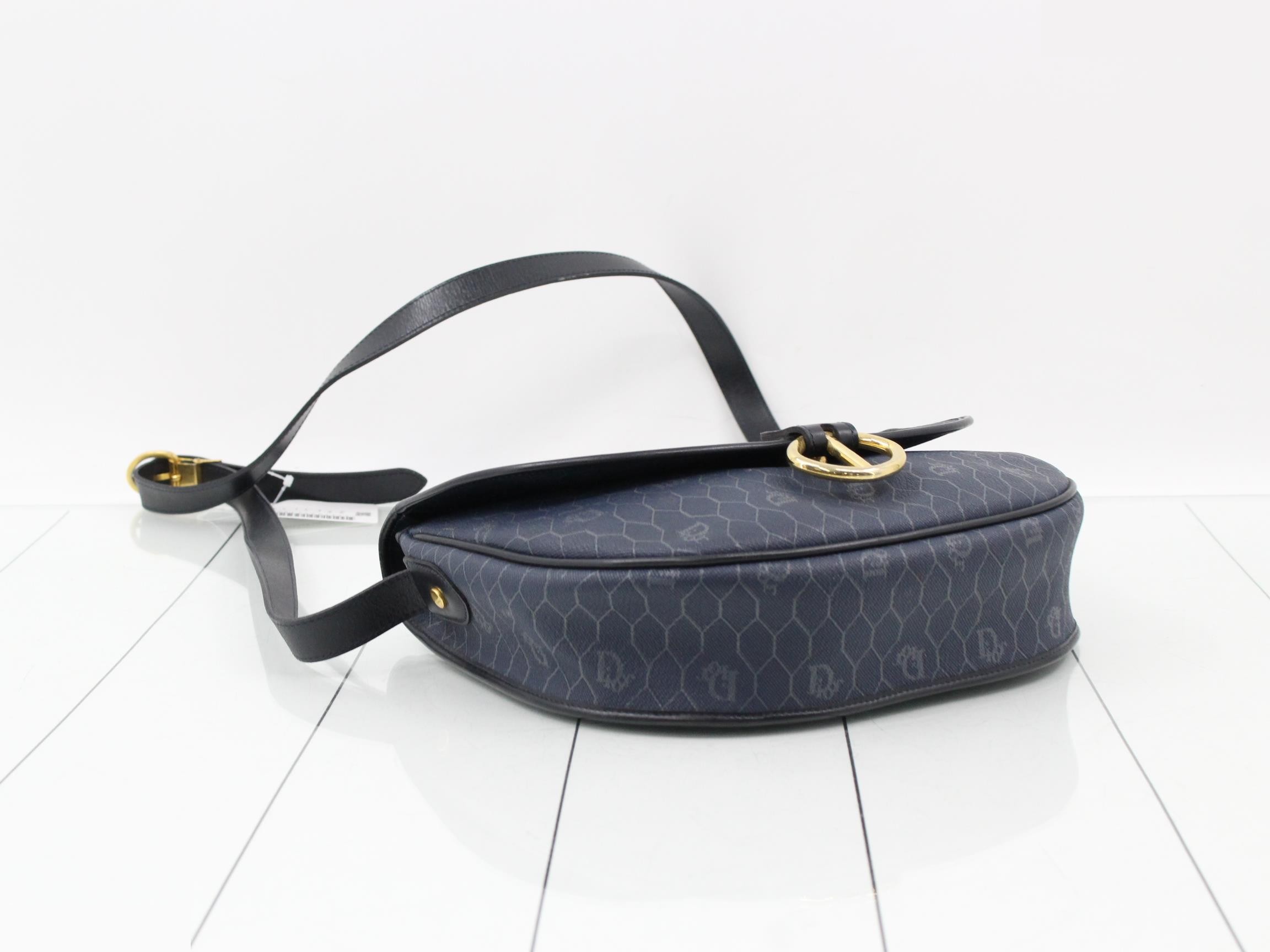 Shoulder bag, honeycomb pattern, PVC — view 5