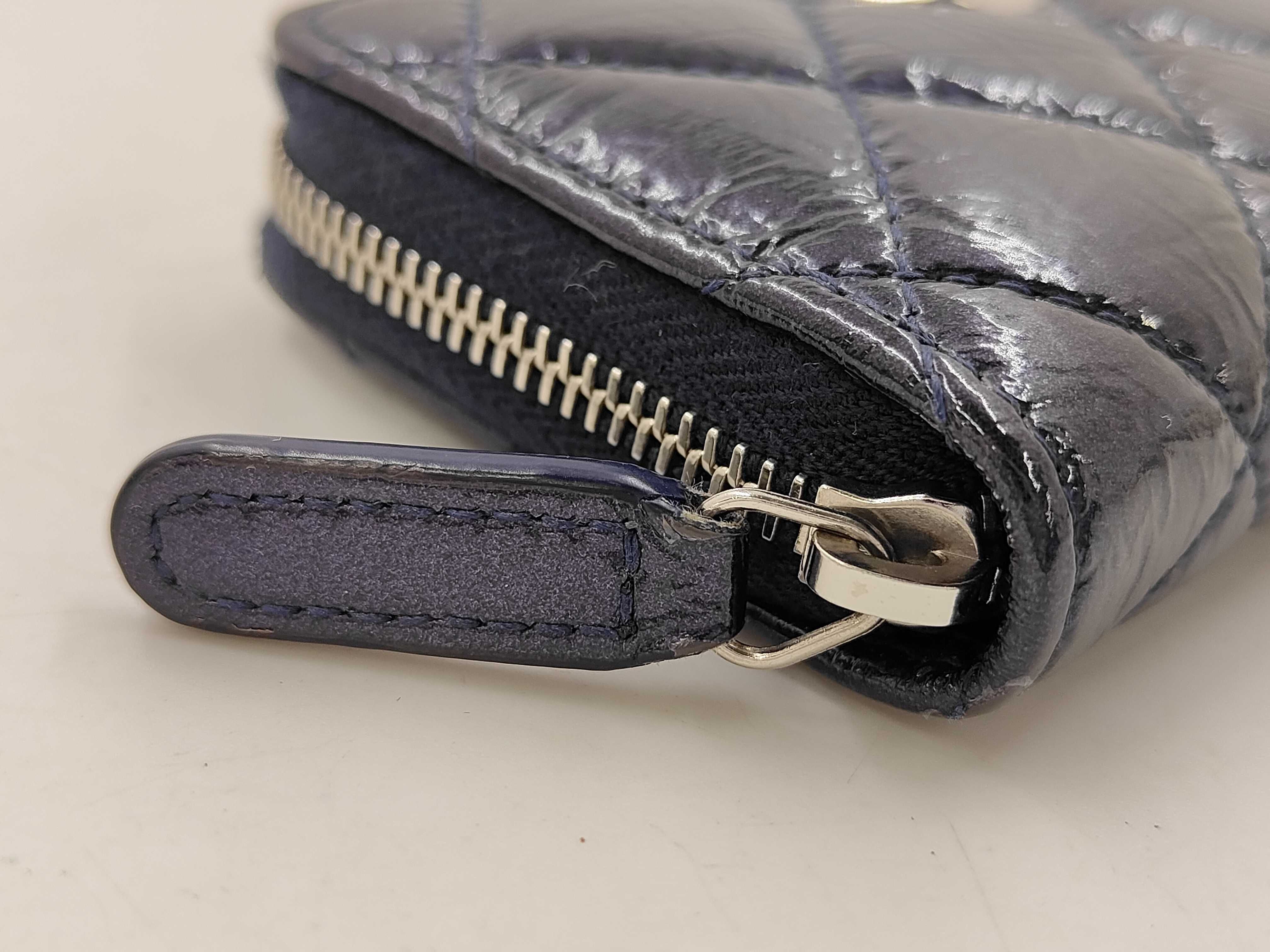 coin case — view 3