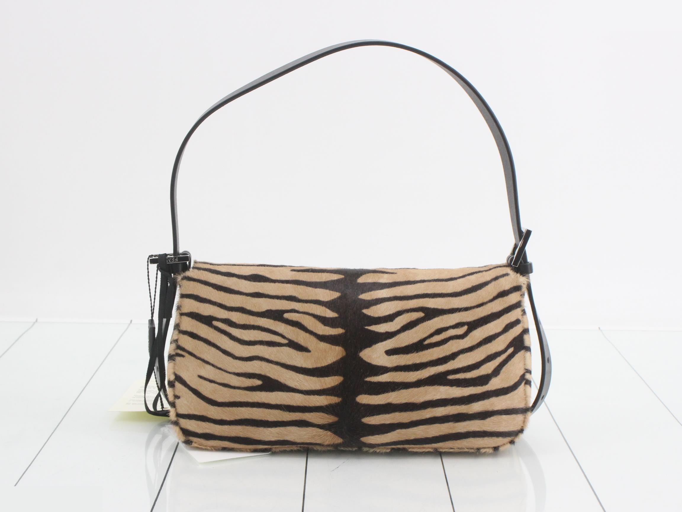 Unused Fendi calfskin Mamma Bucket shoulder bag. — view 2