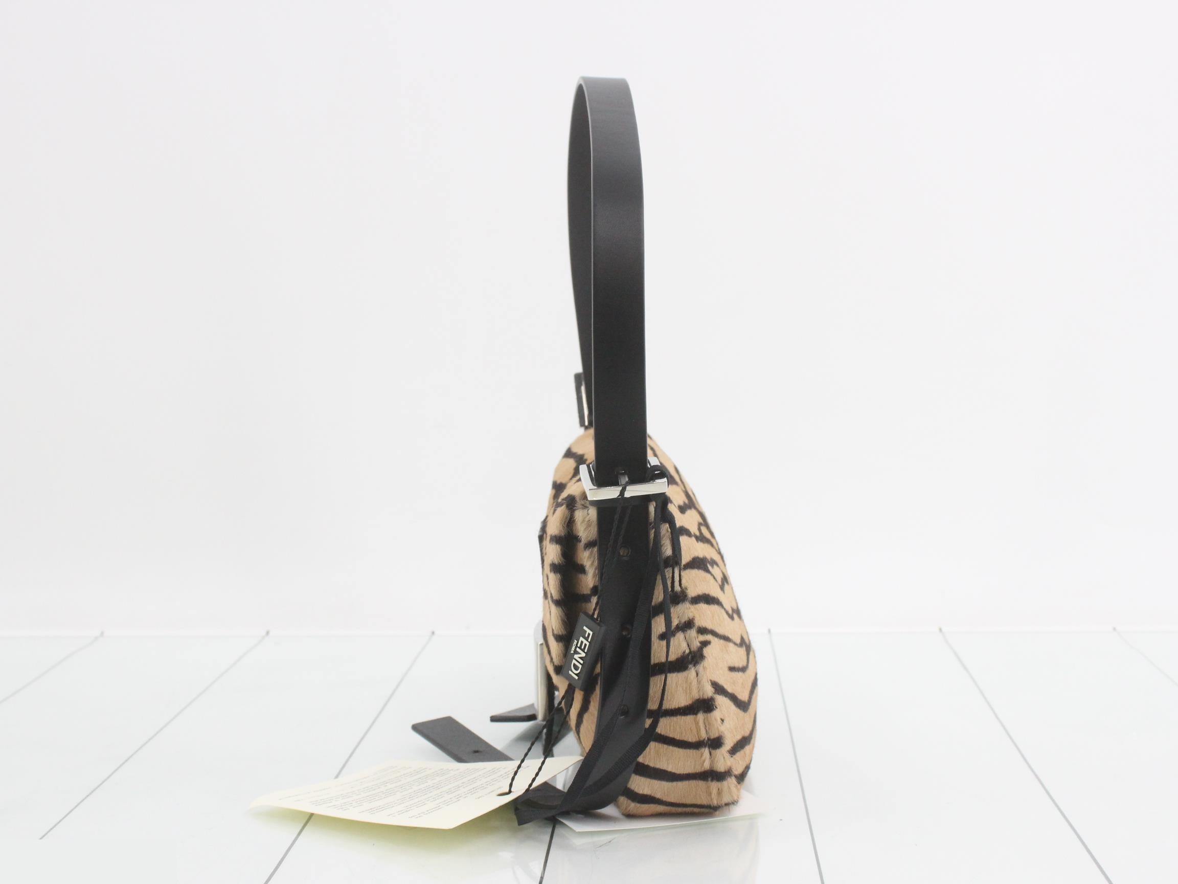 Unused Fendi calfskin Mamma Bucket shoulder bag. — view 3