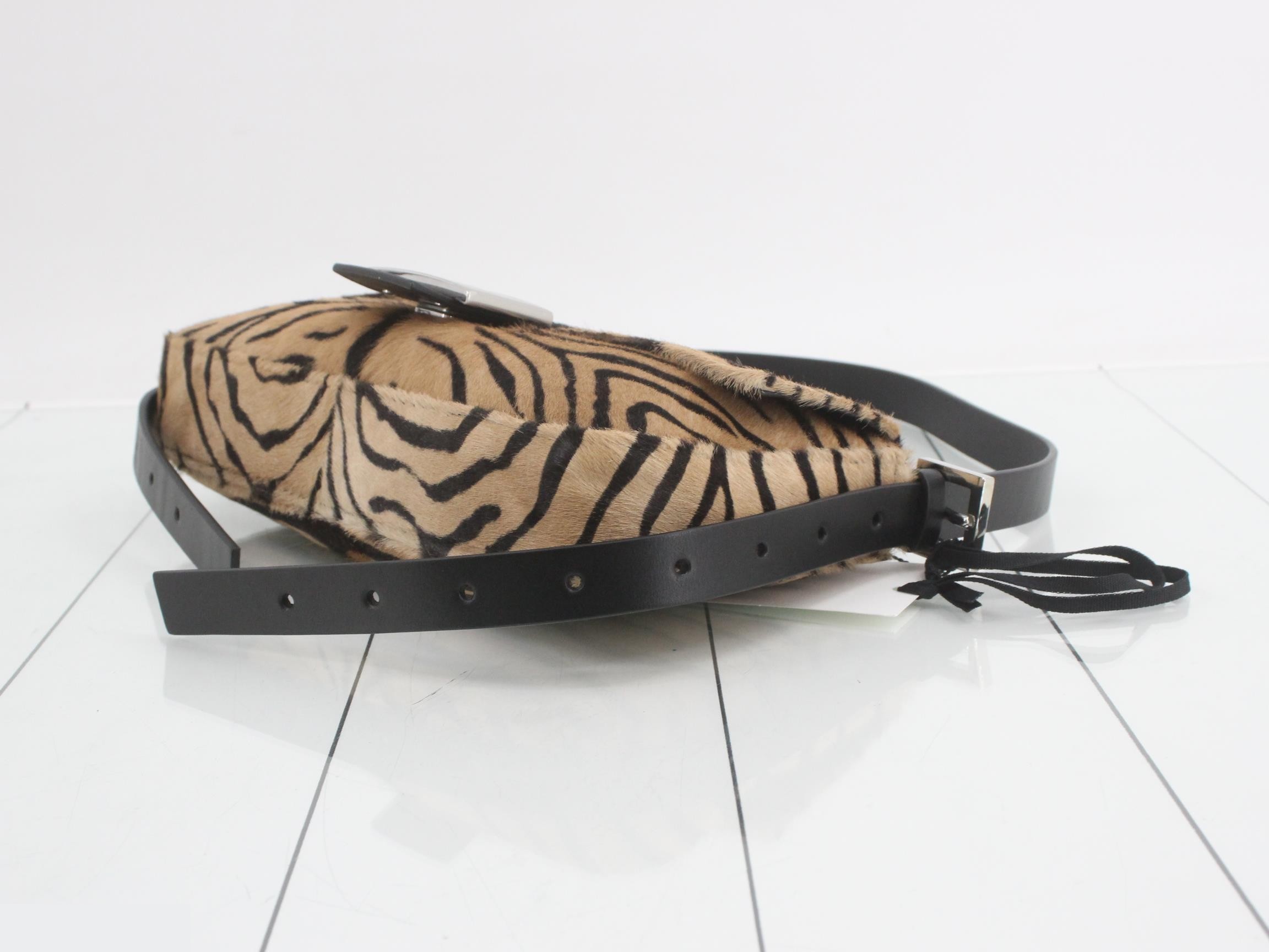 Unused Fendi calfskin Mamma Bucket shoulder bag. — view 6
