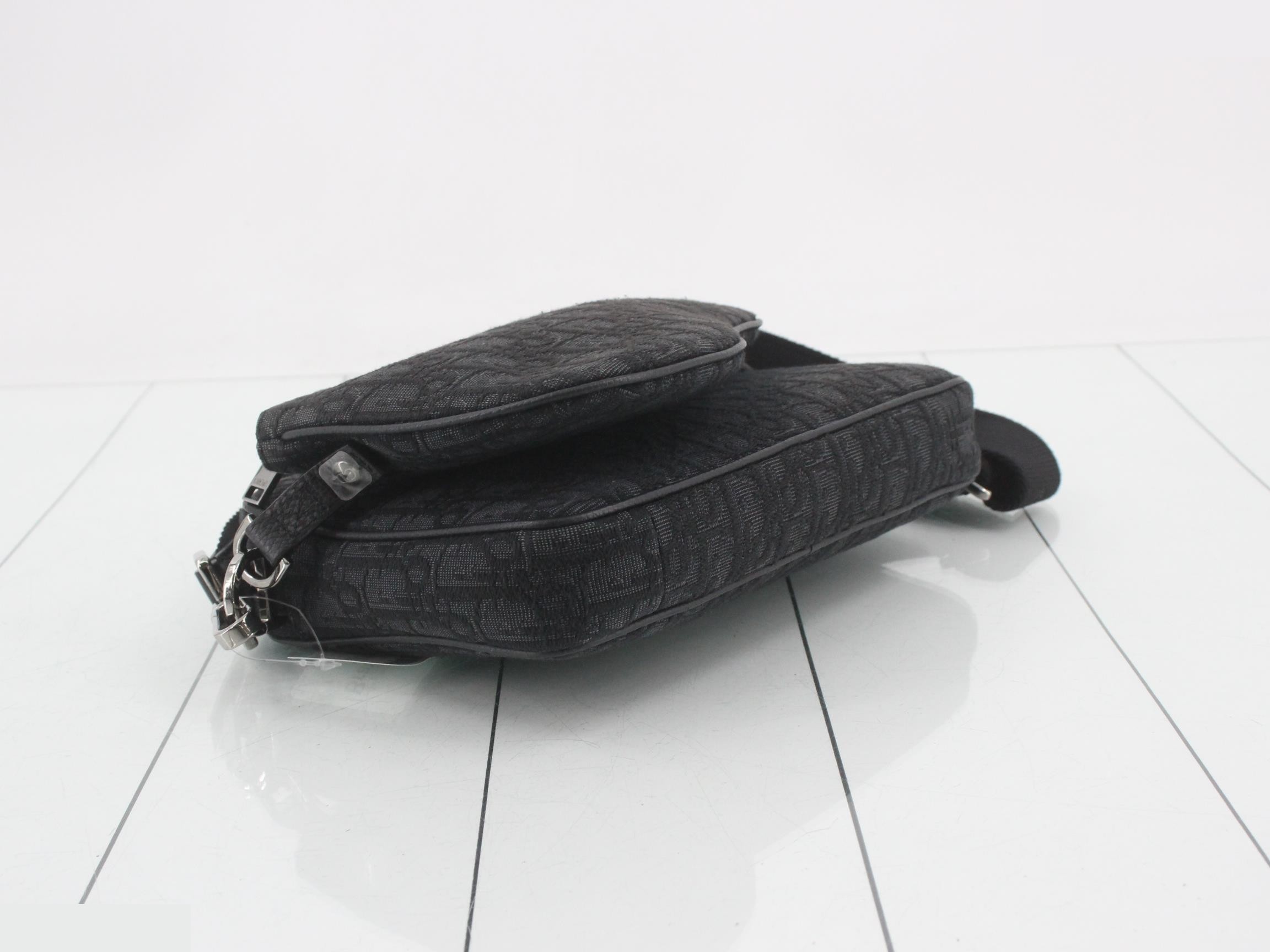 Oblique — view 5