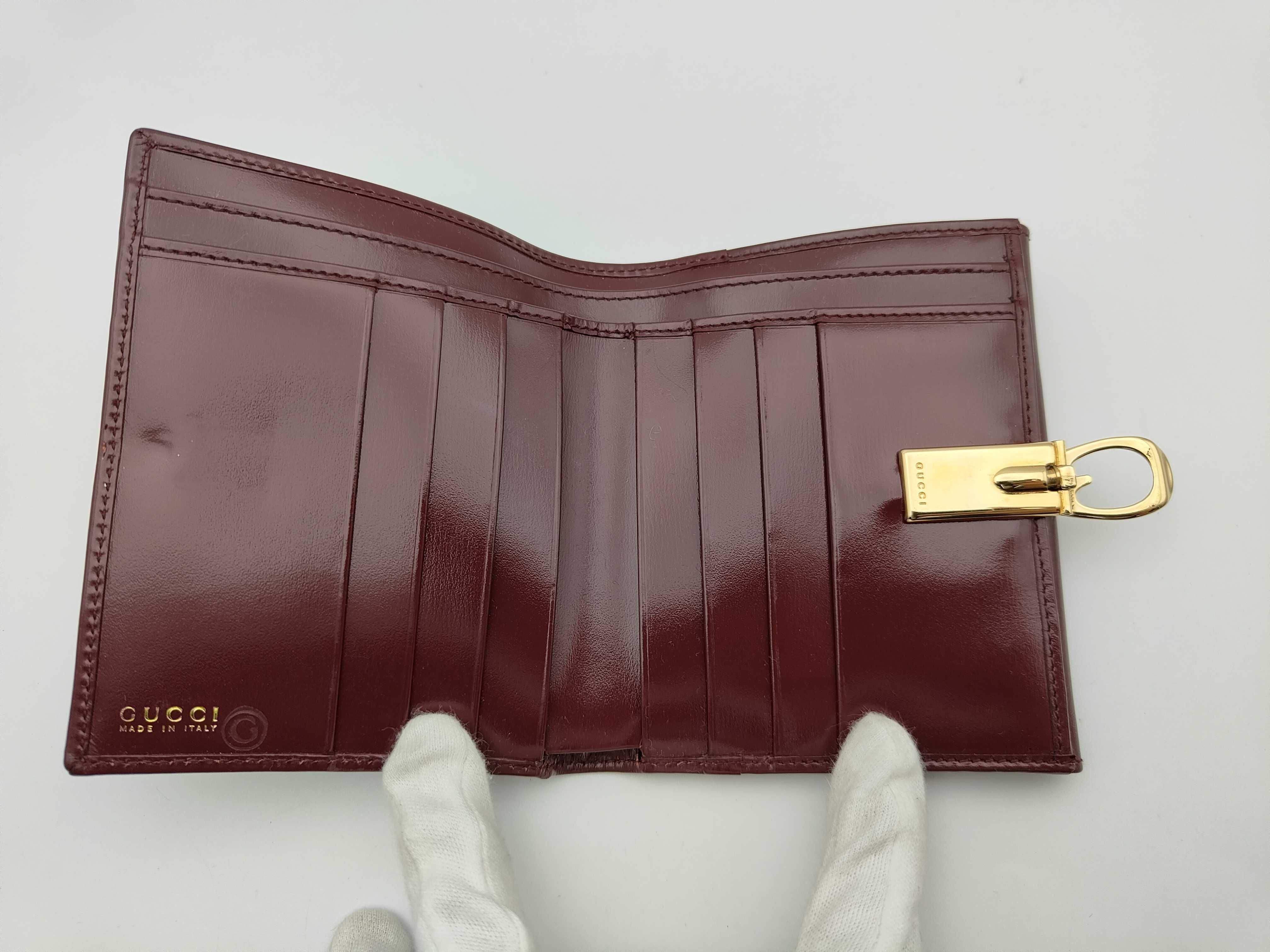 wallet — view 3