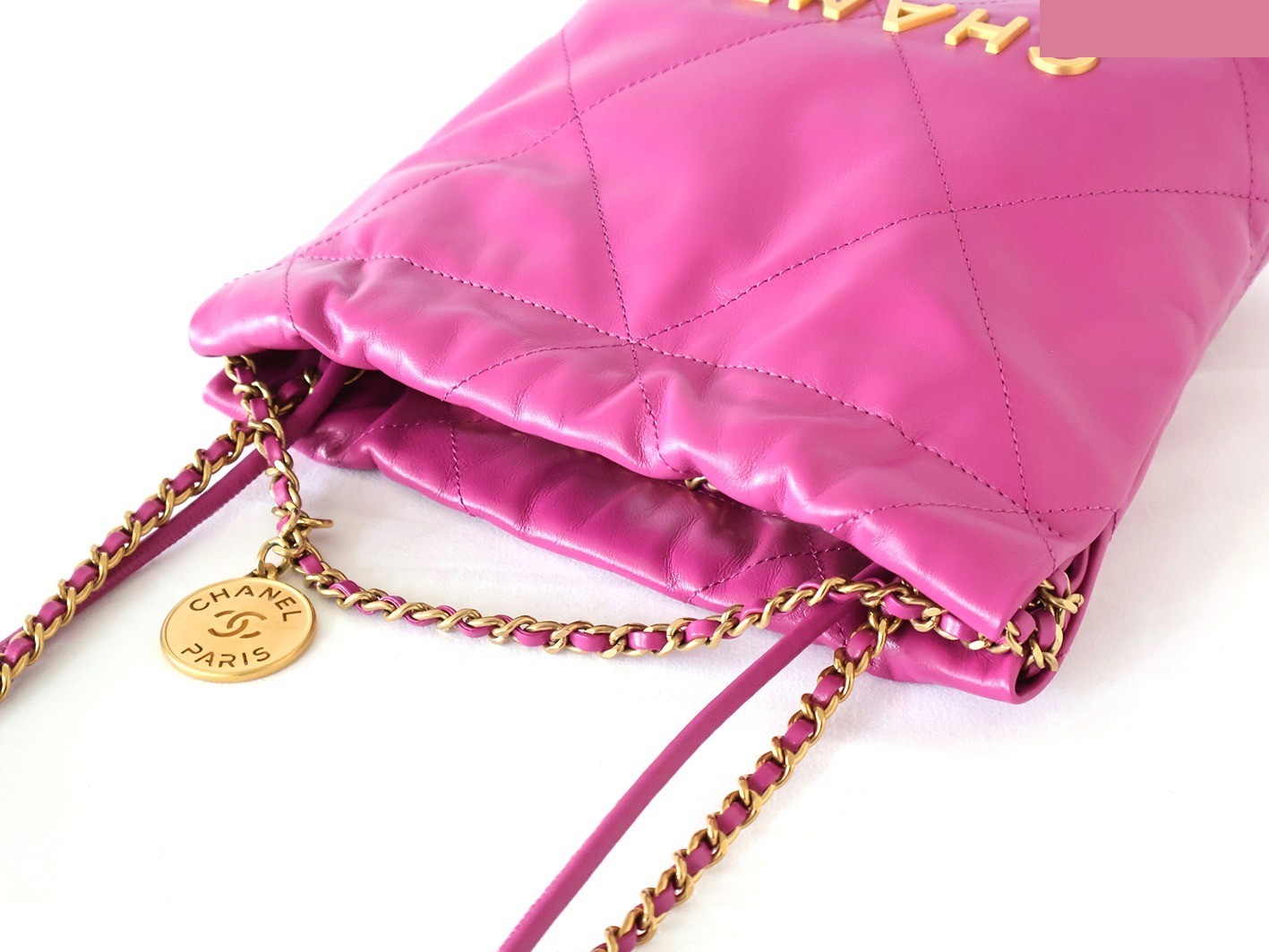 22 Shiny Calfskin Chain Shoulder Bag, Pink — view 5
